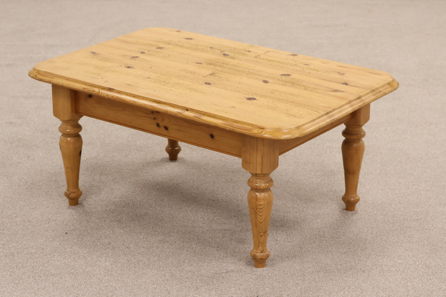 Pine Table for Upcycling