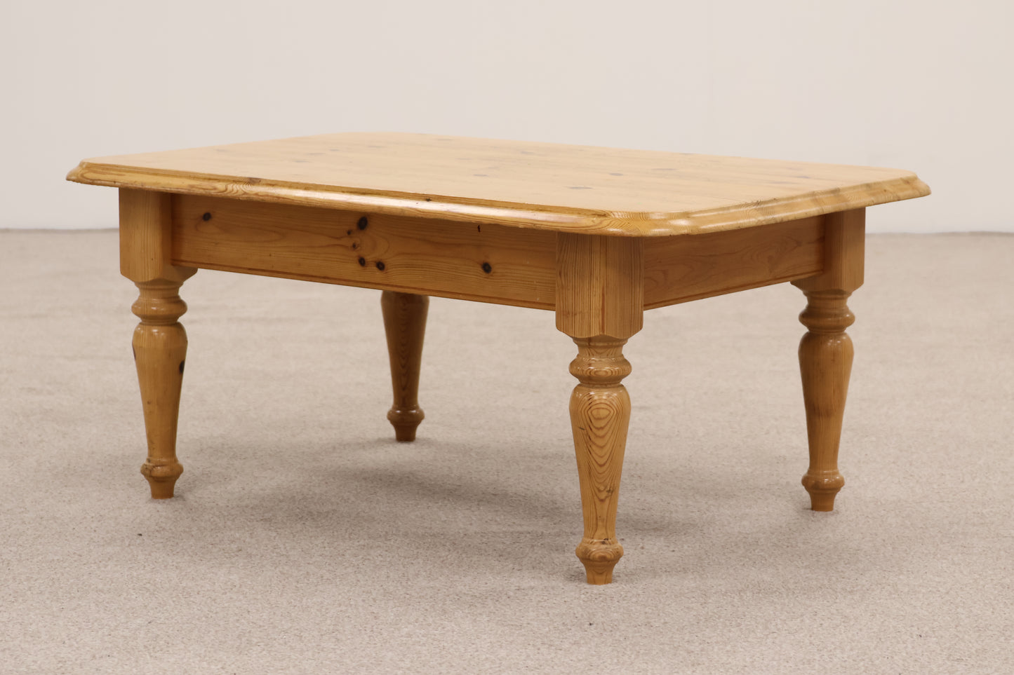 Pine Table for Upcycling