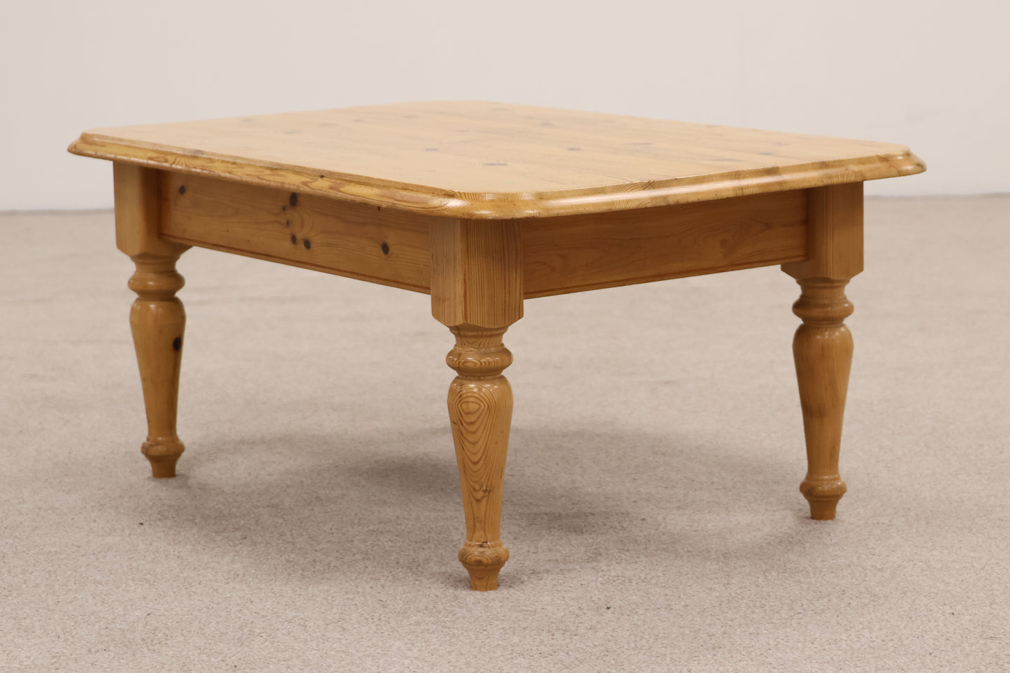 Pine Table for Upcycling