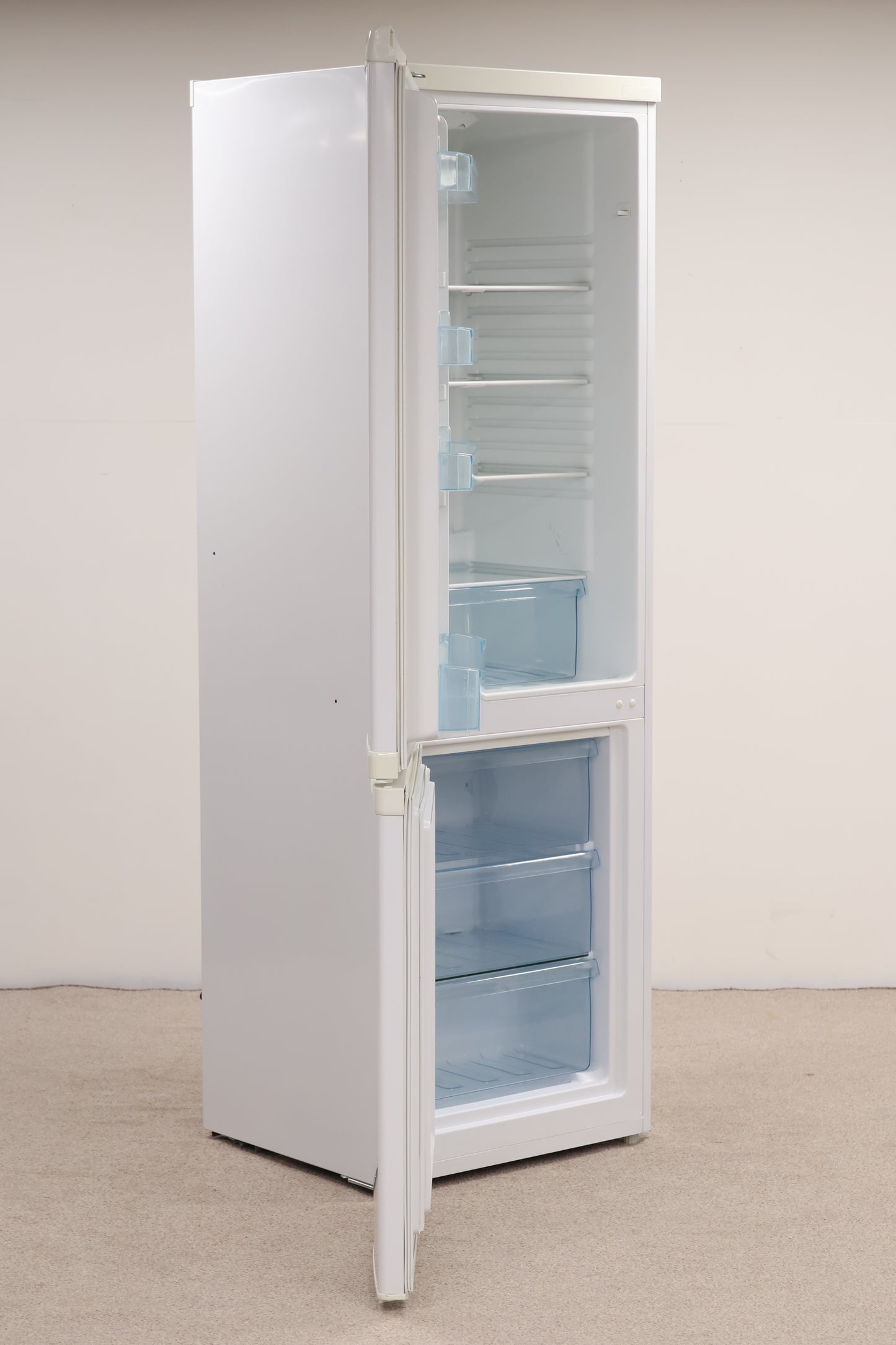 Logik Fridge Freezer