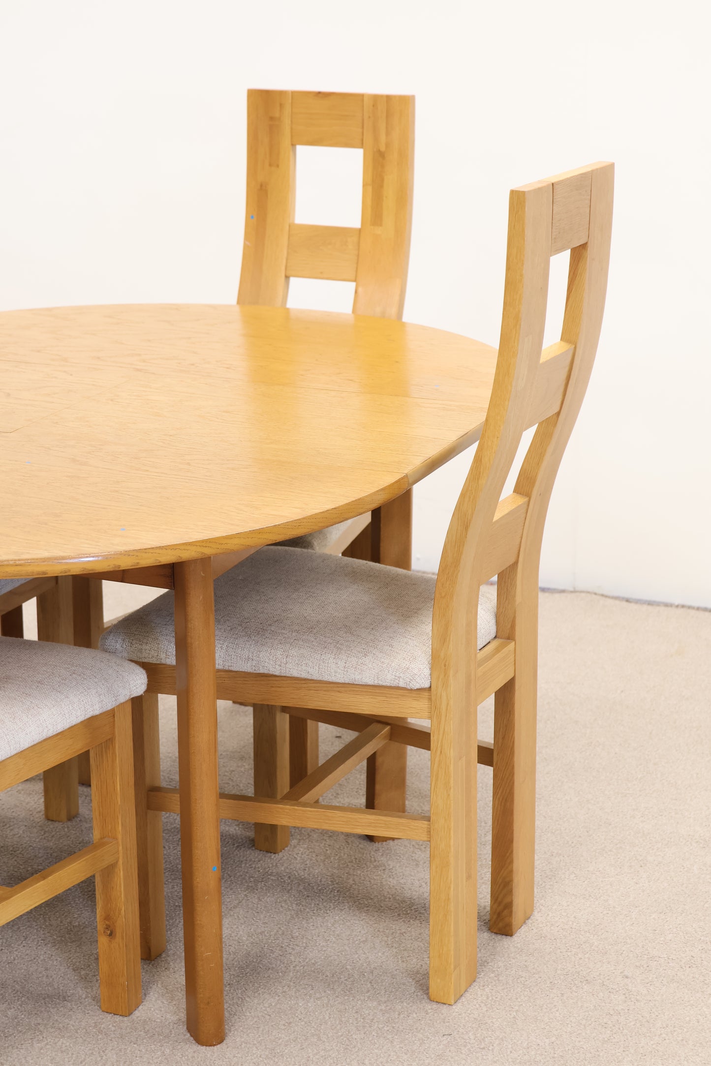 Oval Extendable Dining Table