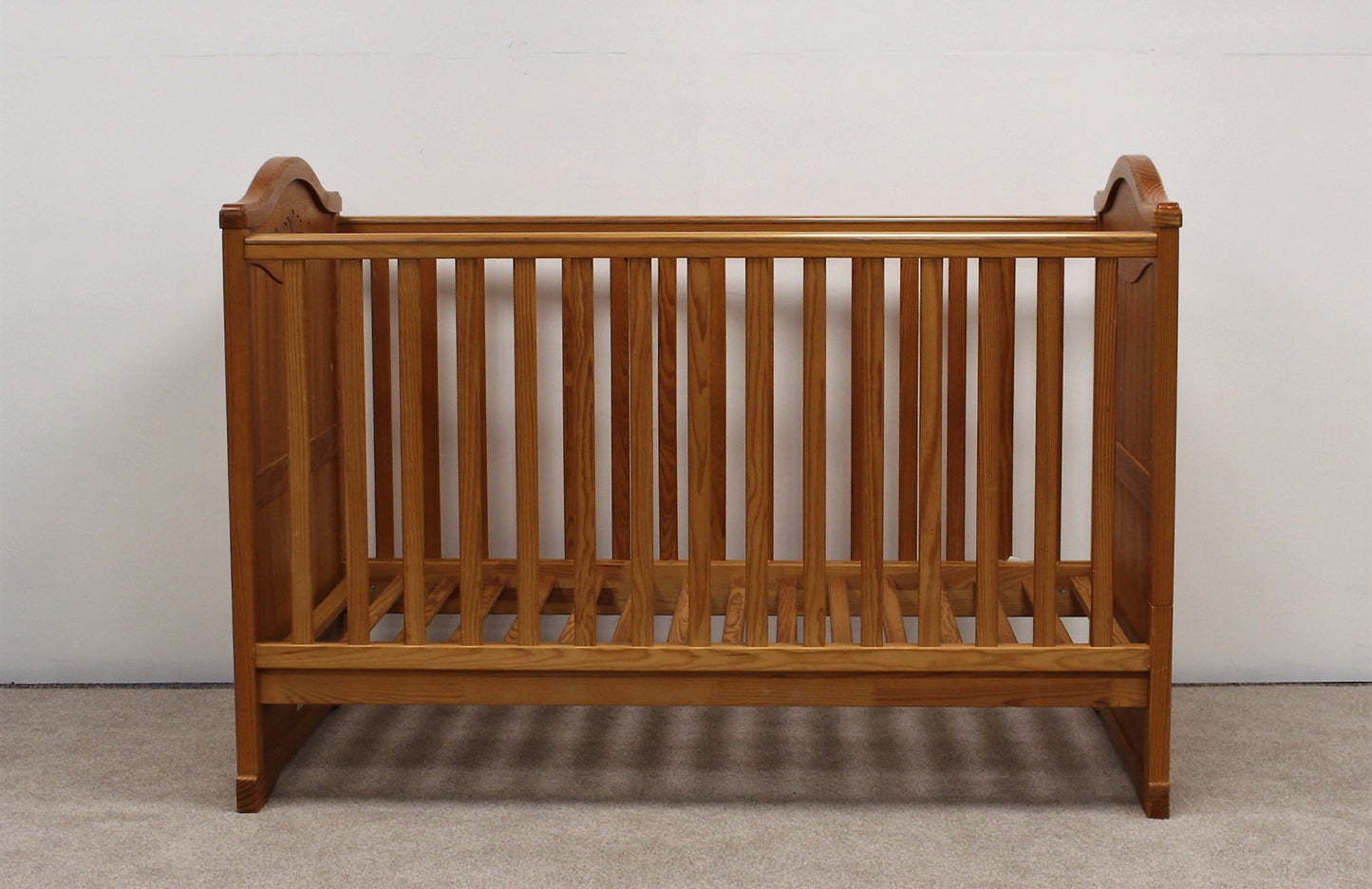 Wooden Cot by BebeCar