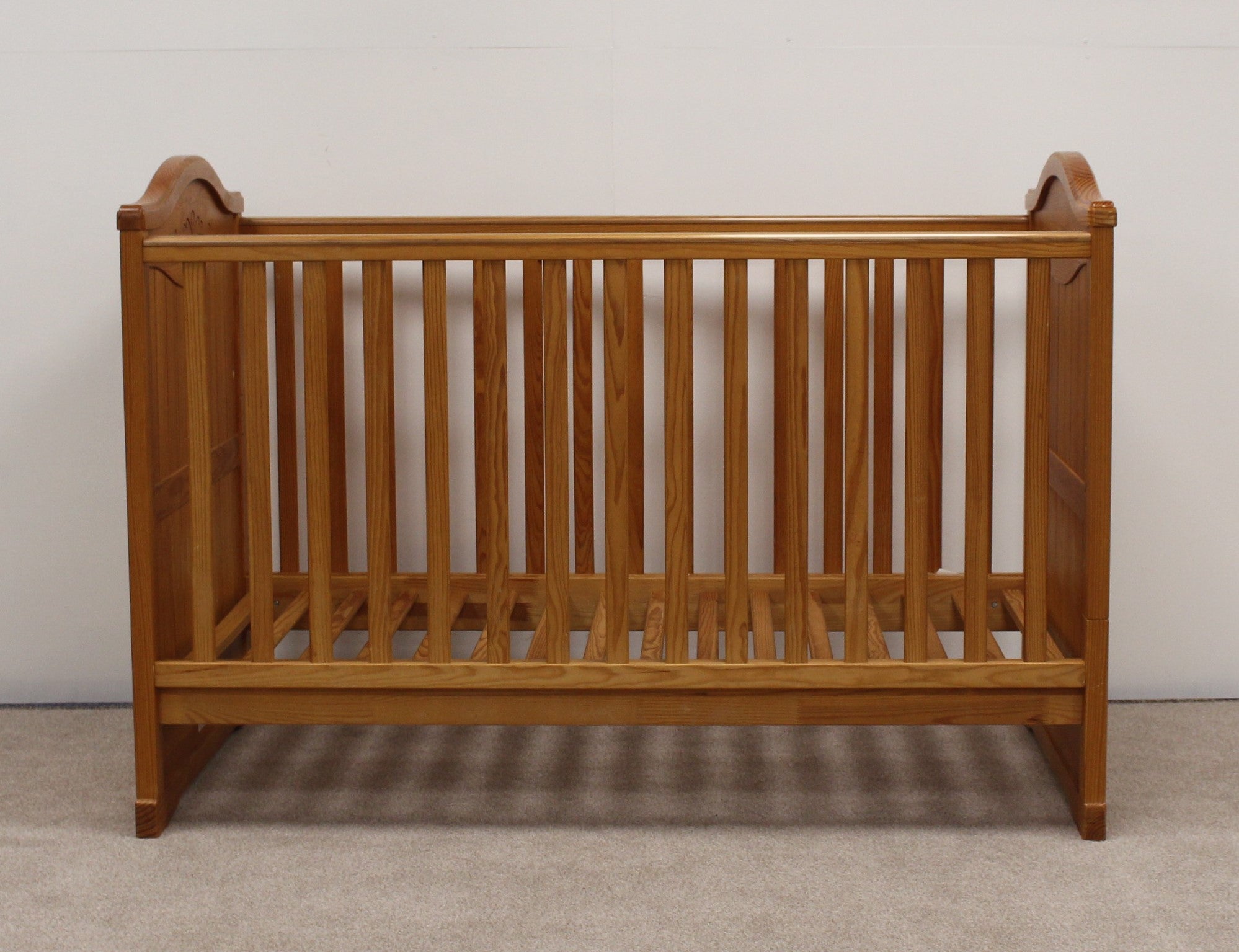 Cheap wooden cot best sale