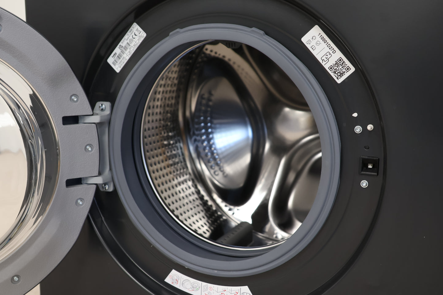 Beko Washing Machine in Matt Black