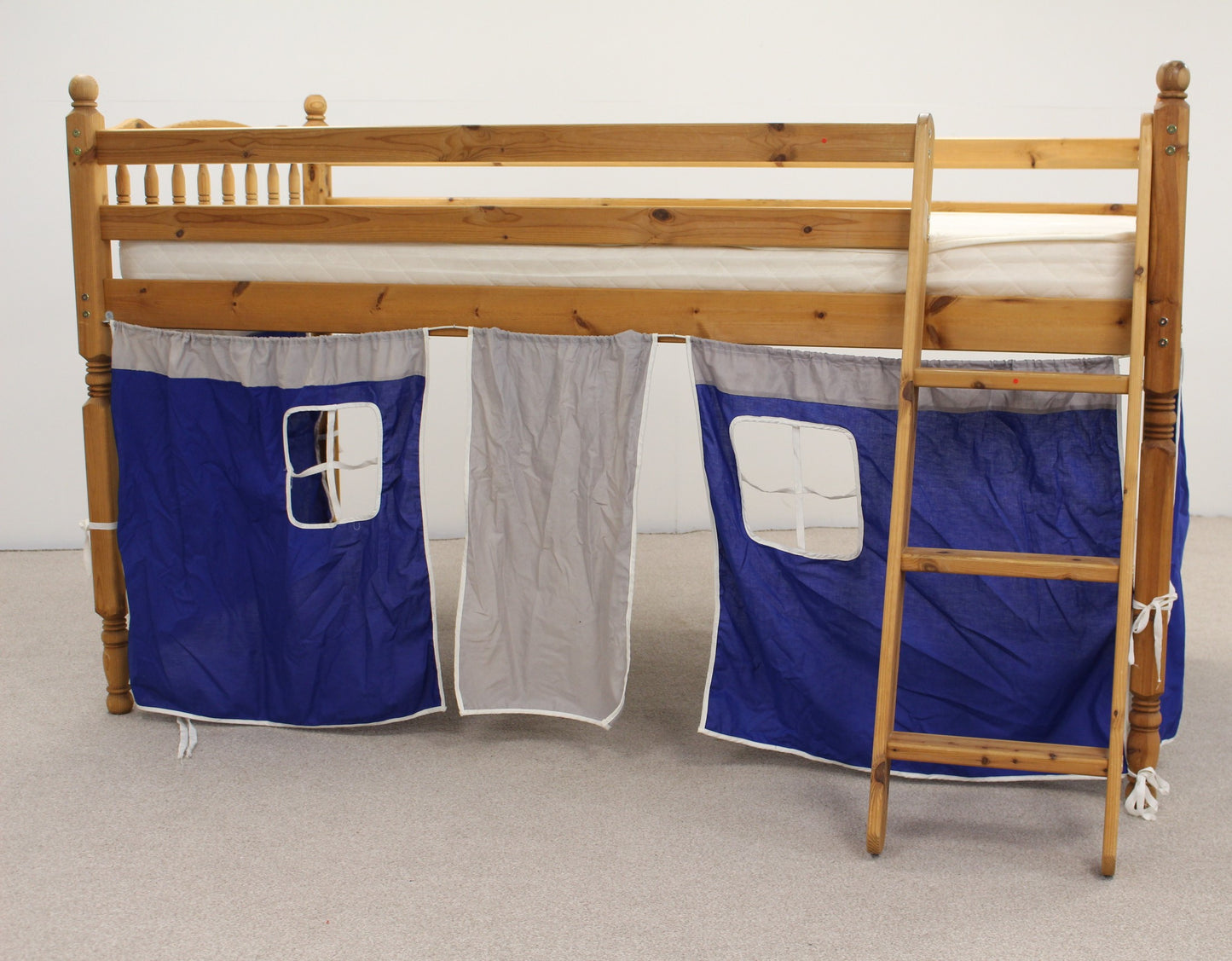 Child's Cabin Bed