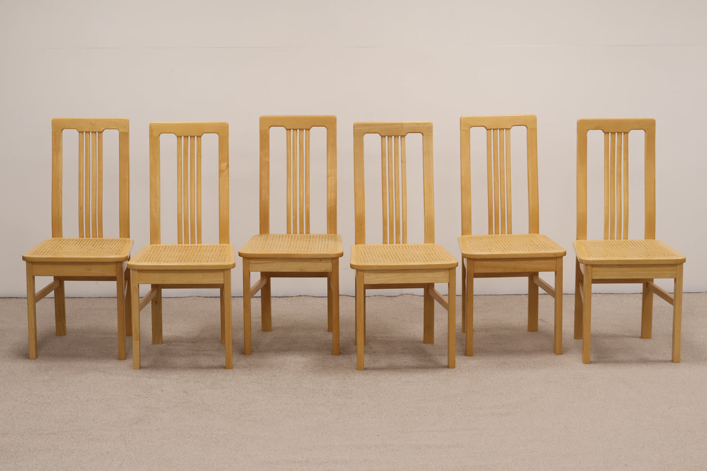 Extendable Dining Table and Chairs