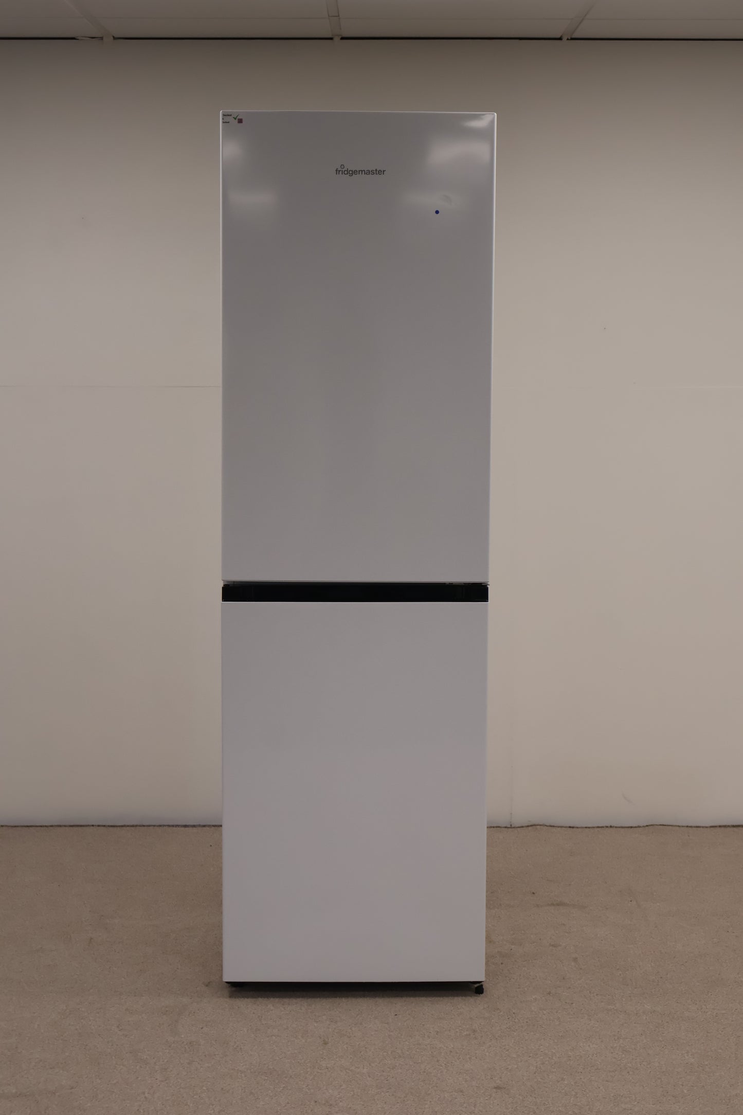 Freestanding Fridge Freezer by Fridgemaster