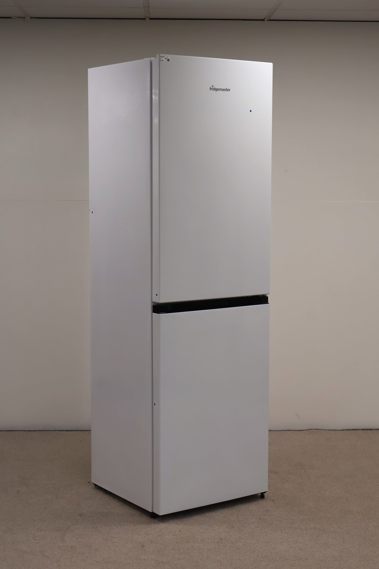 Freestanding Fridge Freezer by Fridgemaster