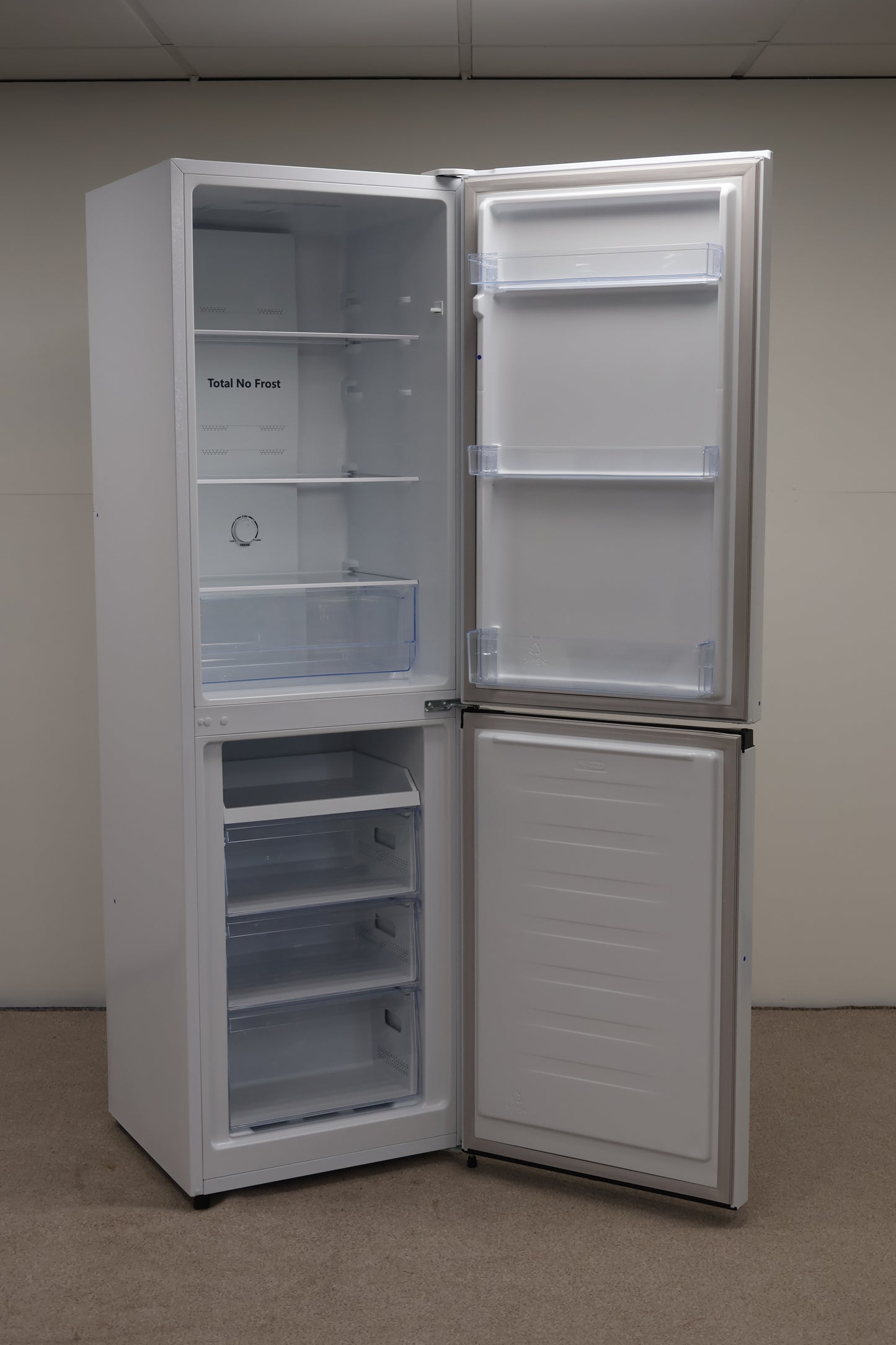 Freestanding Fridge Freezer by Fridgemaster