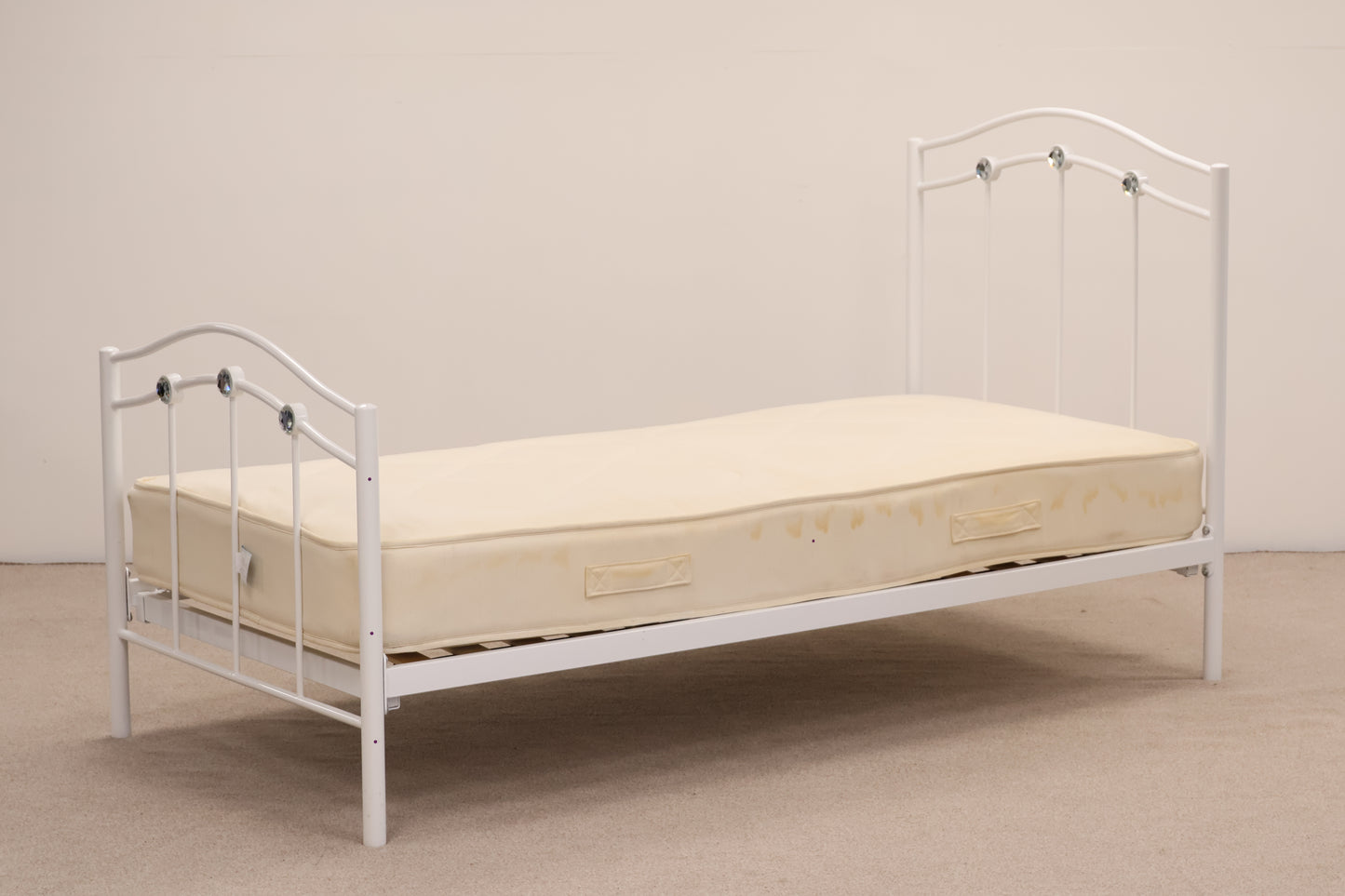 Single Bed with Sanitised Mattress