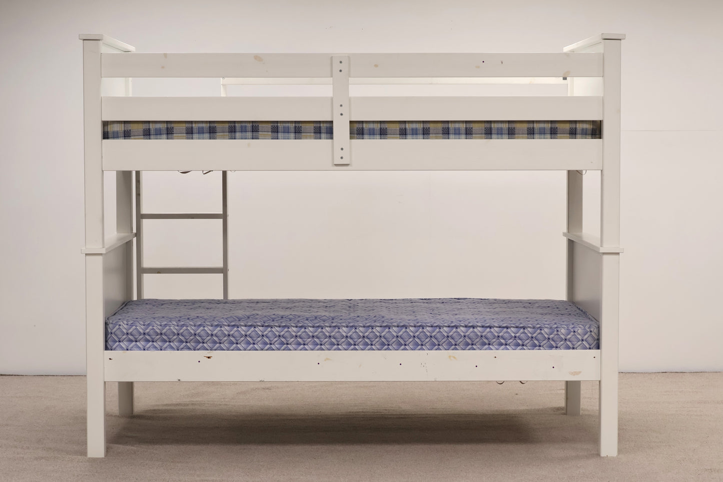 Bunk Bed with Sanitised Mattresses