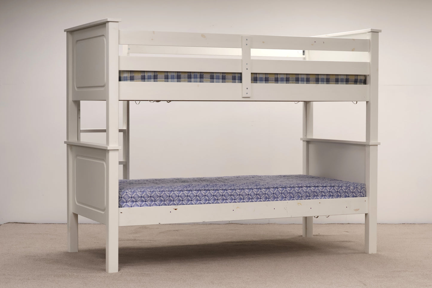 Bunk Bed with Sanitised Mattresses