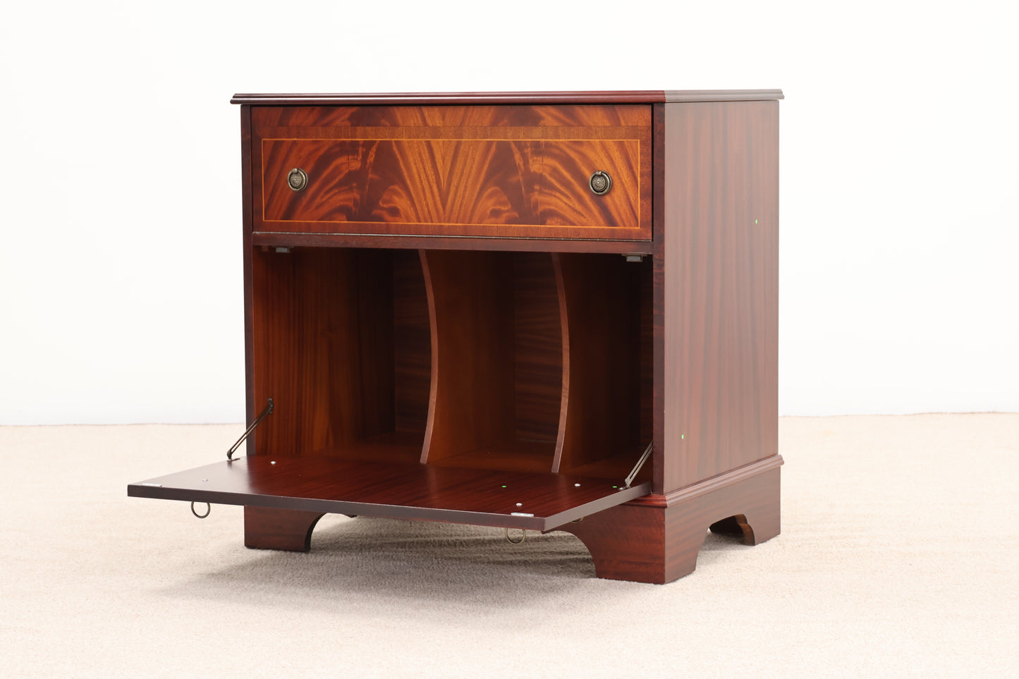 Faux Mahogany Chest of Drawers – Concealed Dry Bar