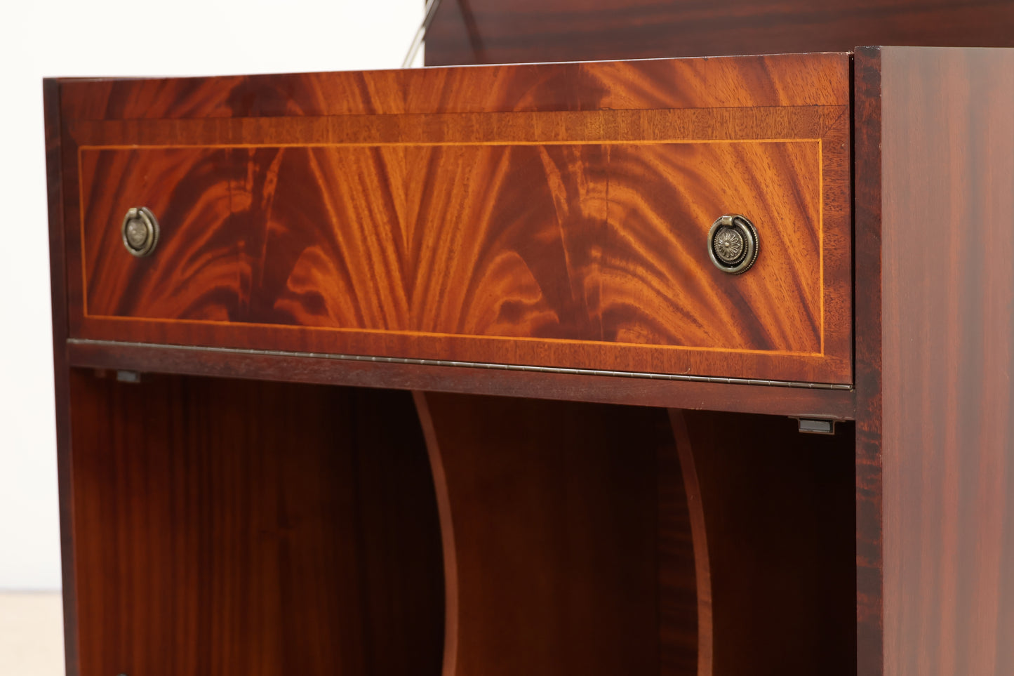 Faux Mahogany Chest of Drawers – Concealed Dry Bar