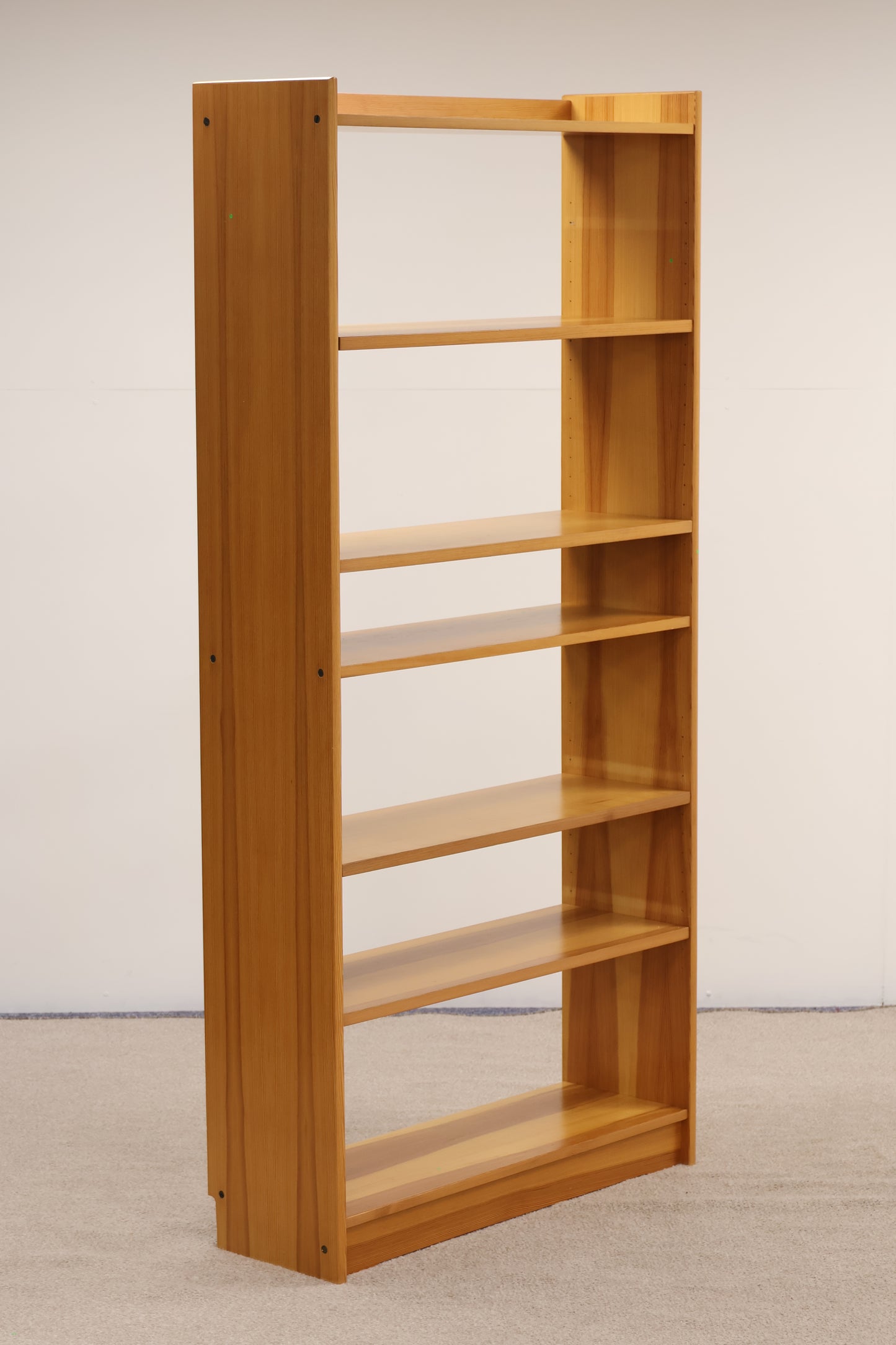 Freestanding 7-Tier Bookcase – Tall Storage Unit, Slim Design