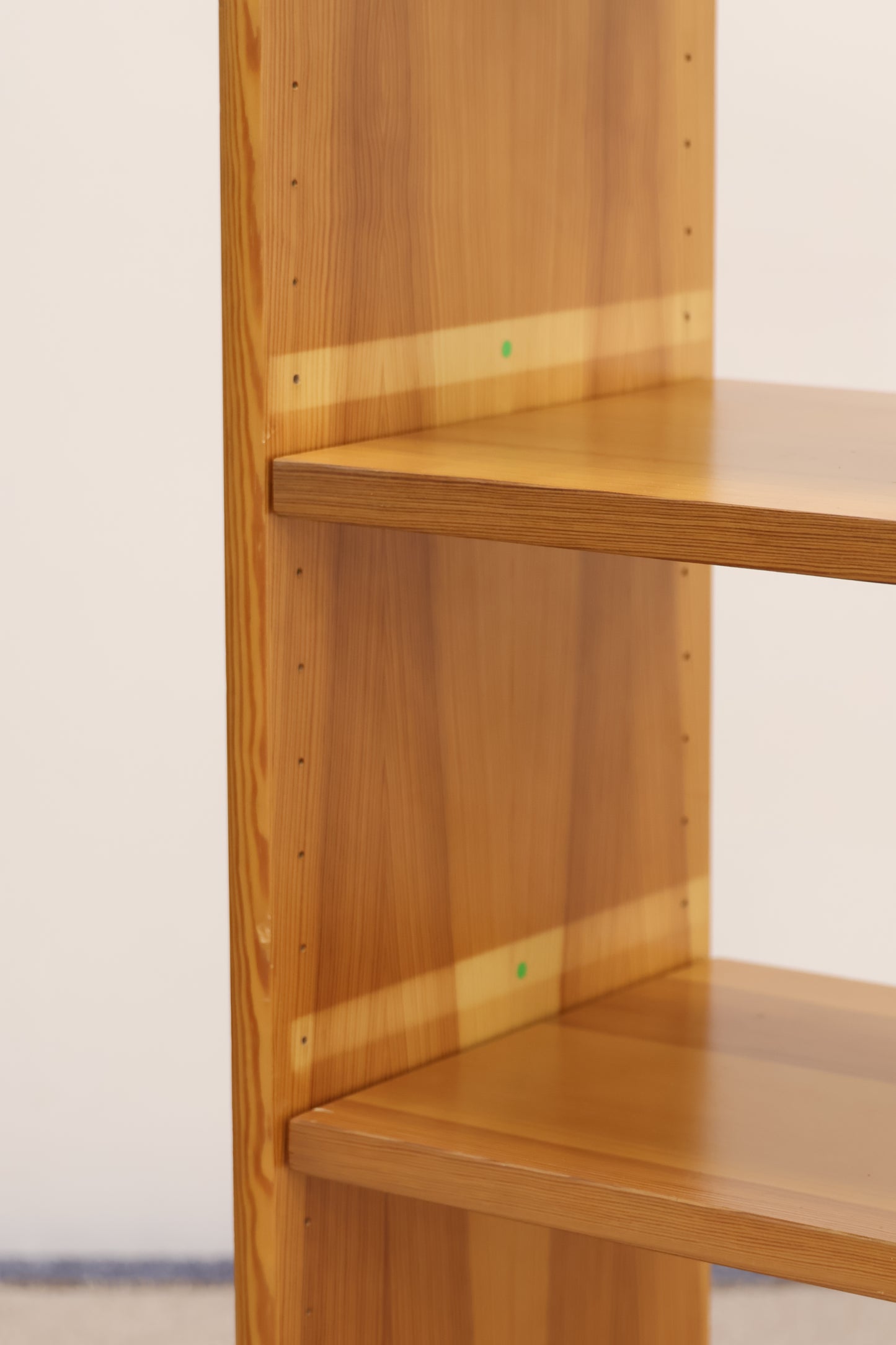 Freestanding 7-Tier Bookcase – Tall Storage Unit, Slim Design