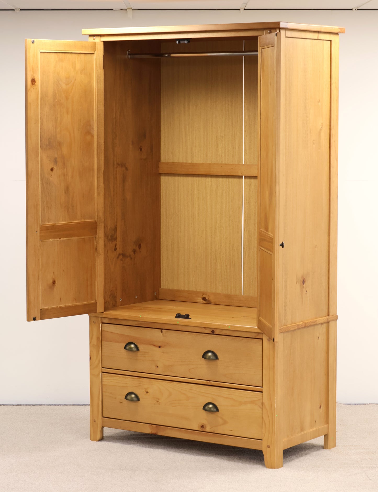 Solid Pine Double Wardrobe – Oak Effect