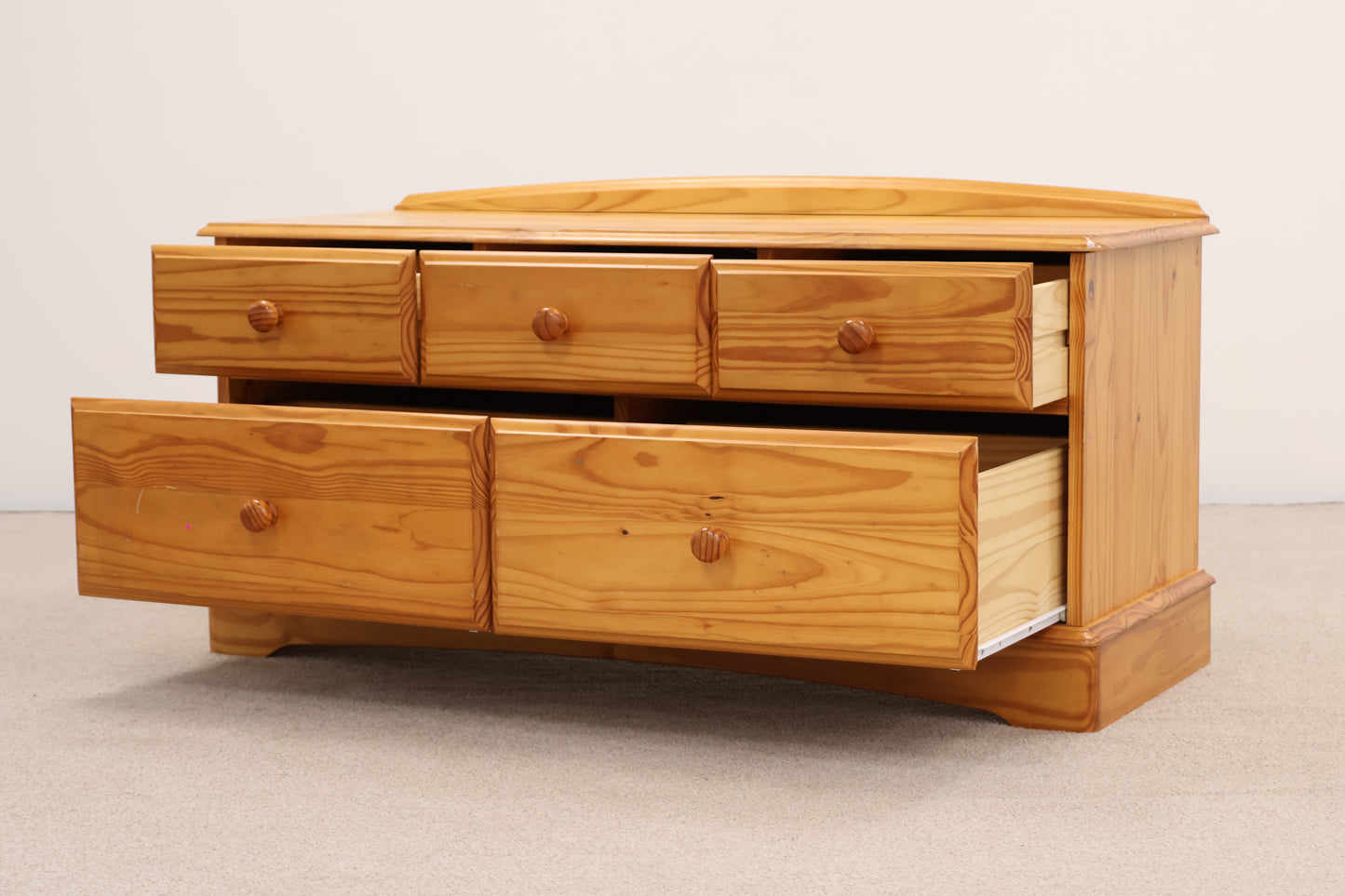 Pine Chest of Drawers