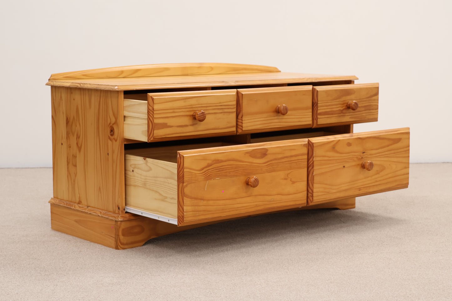 Pine Chest of Drawers