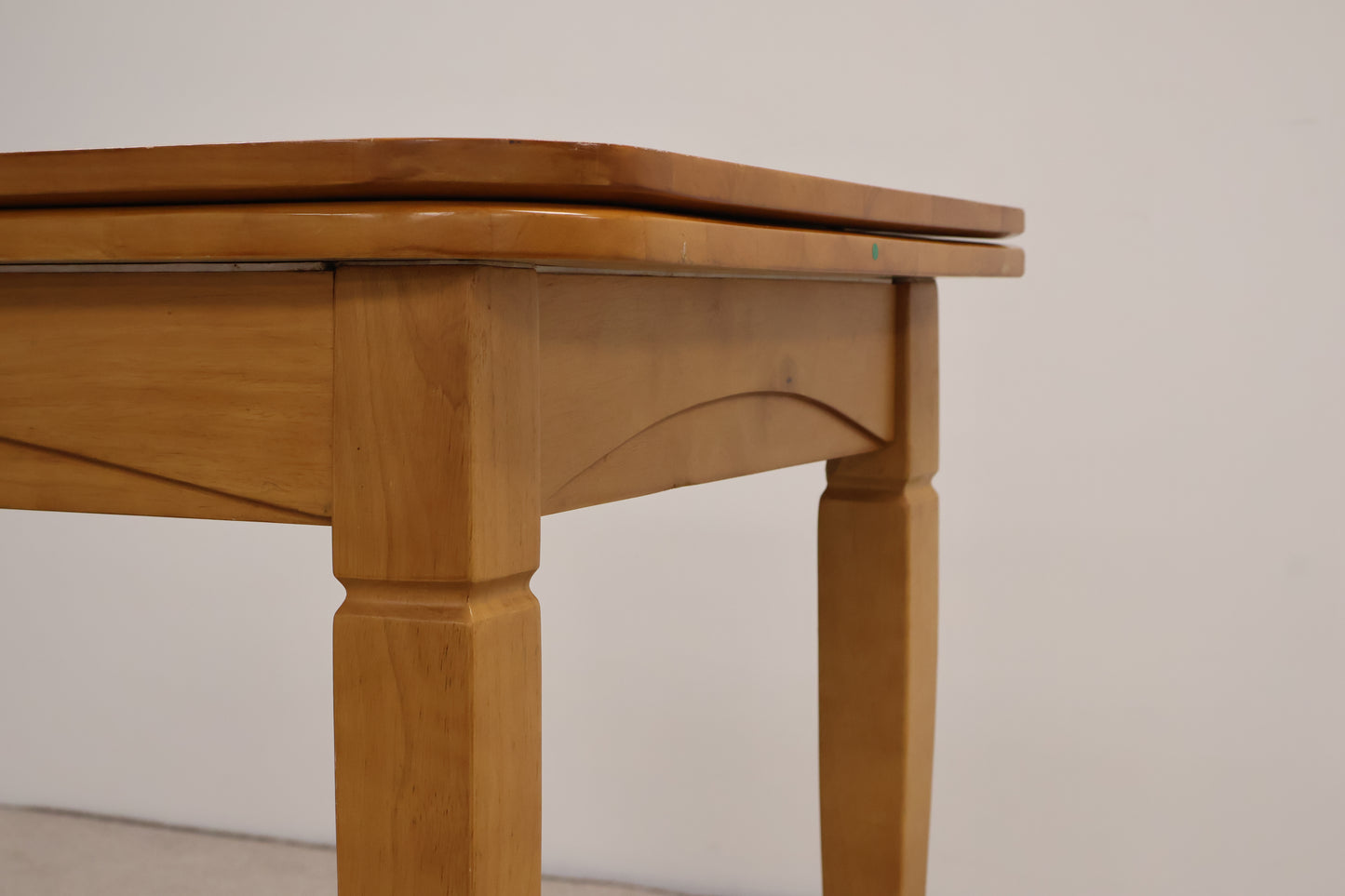 Extendable Wooden Table