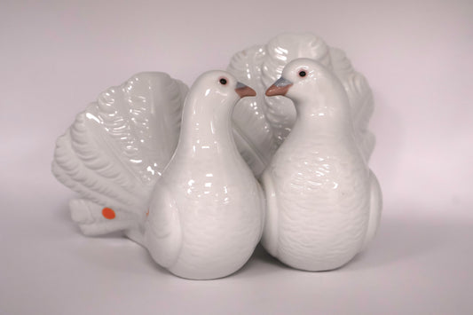 "Couple of Doves" Ornament by Lladró