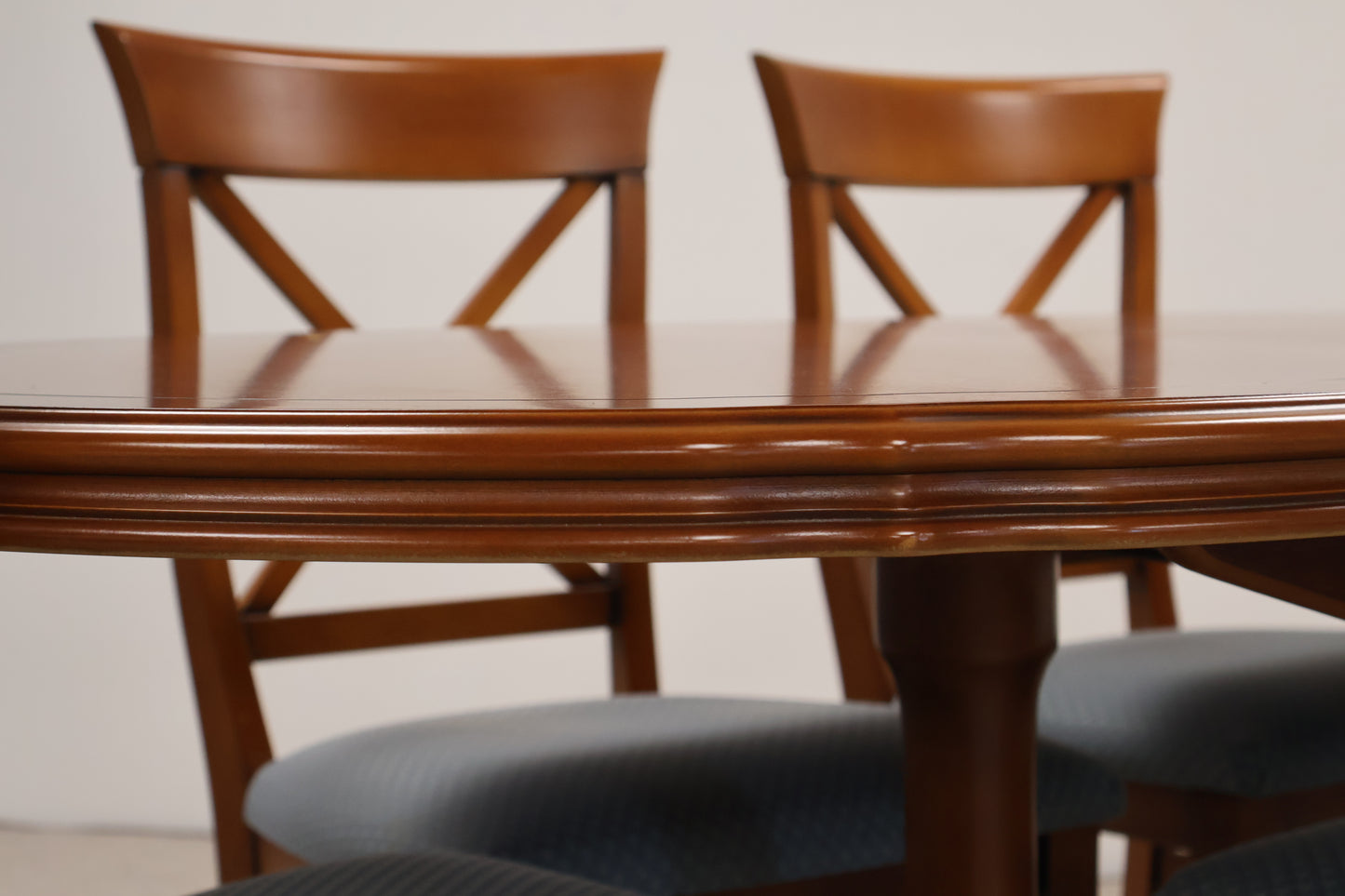 Ornate Extendable Dining Table With Chairs