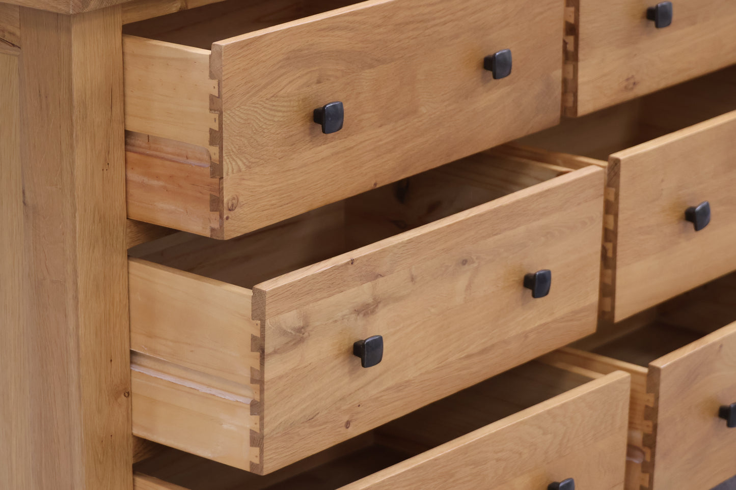 Oak Chest of Drawers