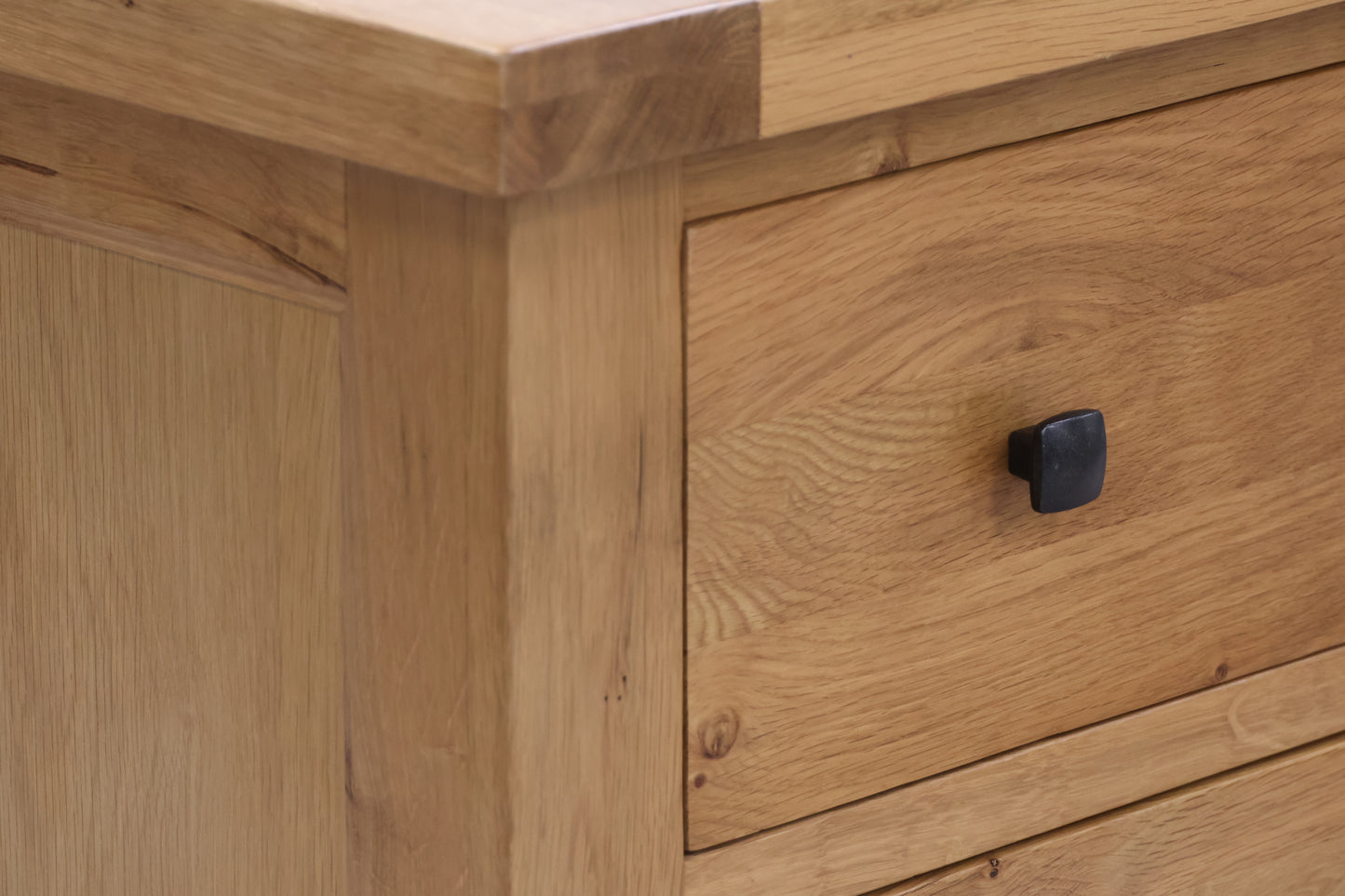 Oak Chest of Drawers