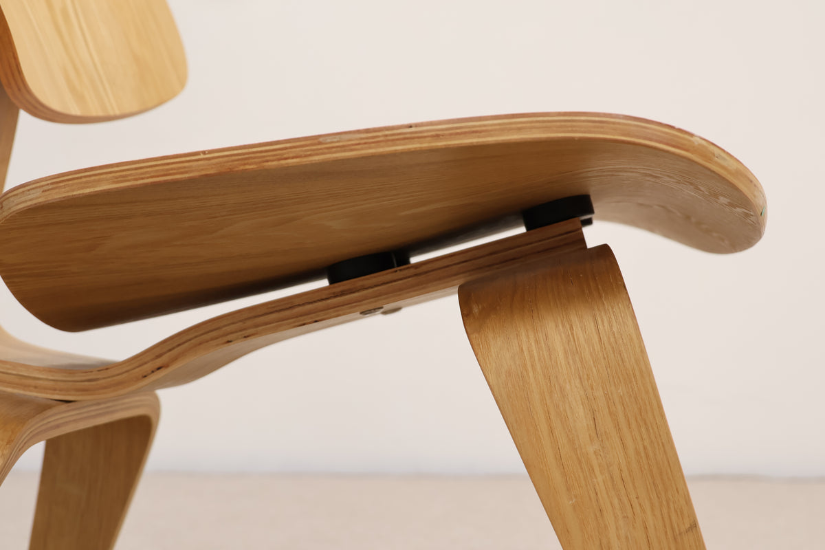 Eames Style Chair