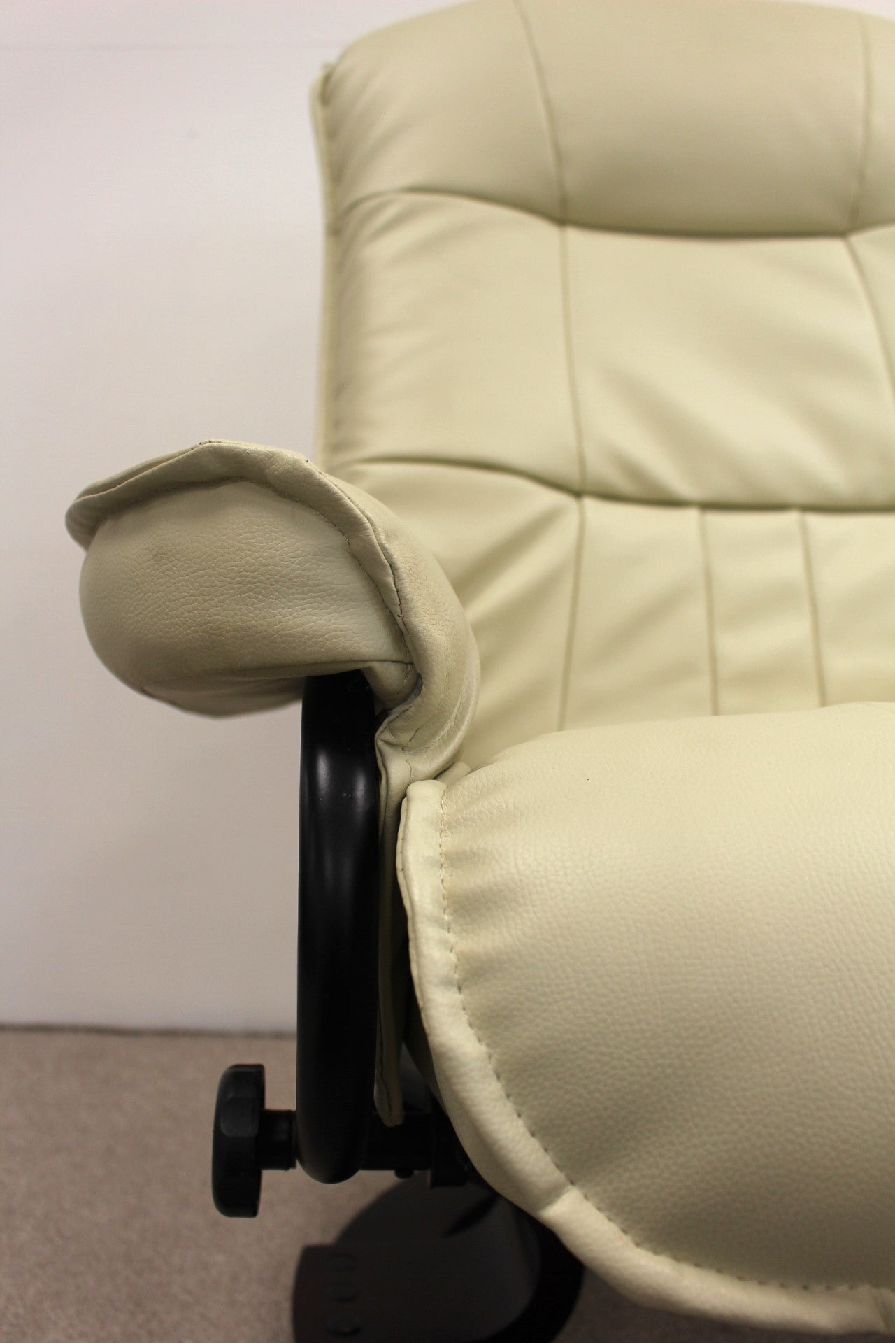 Crème Recliner with Foot Stool