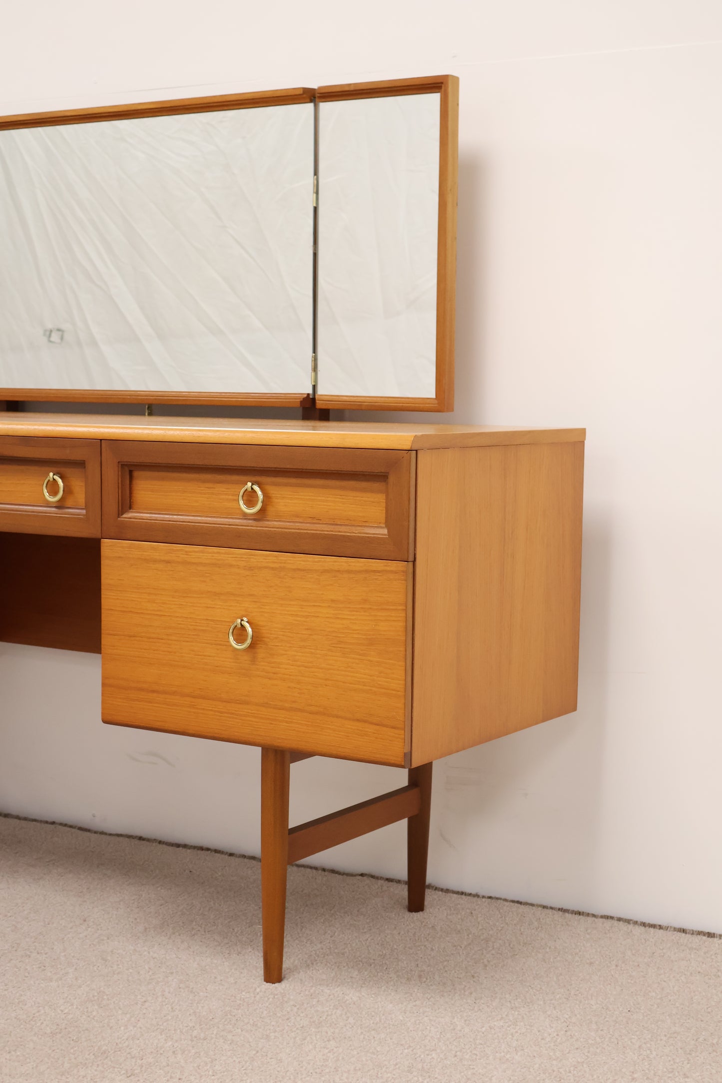 Dressing Table by Beithcraft Scotland