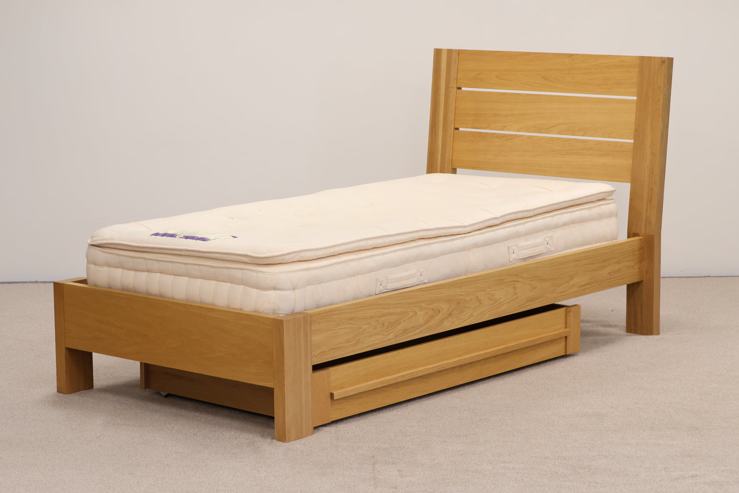 Oak Single Bed with Sanitised Mattress