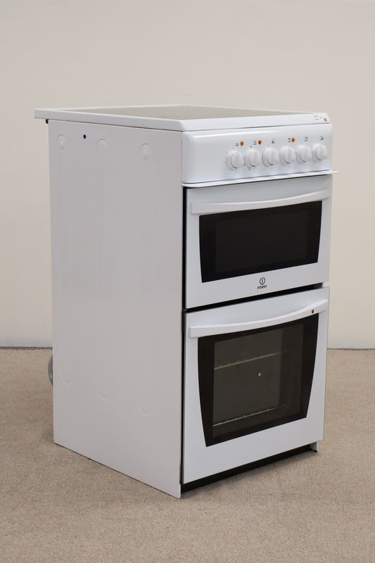 Cooker by Indesit