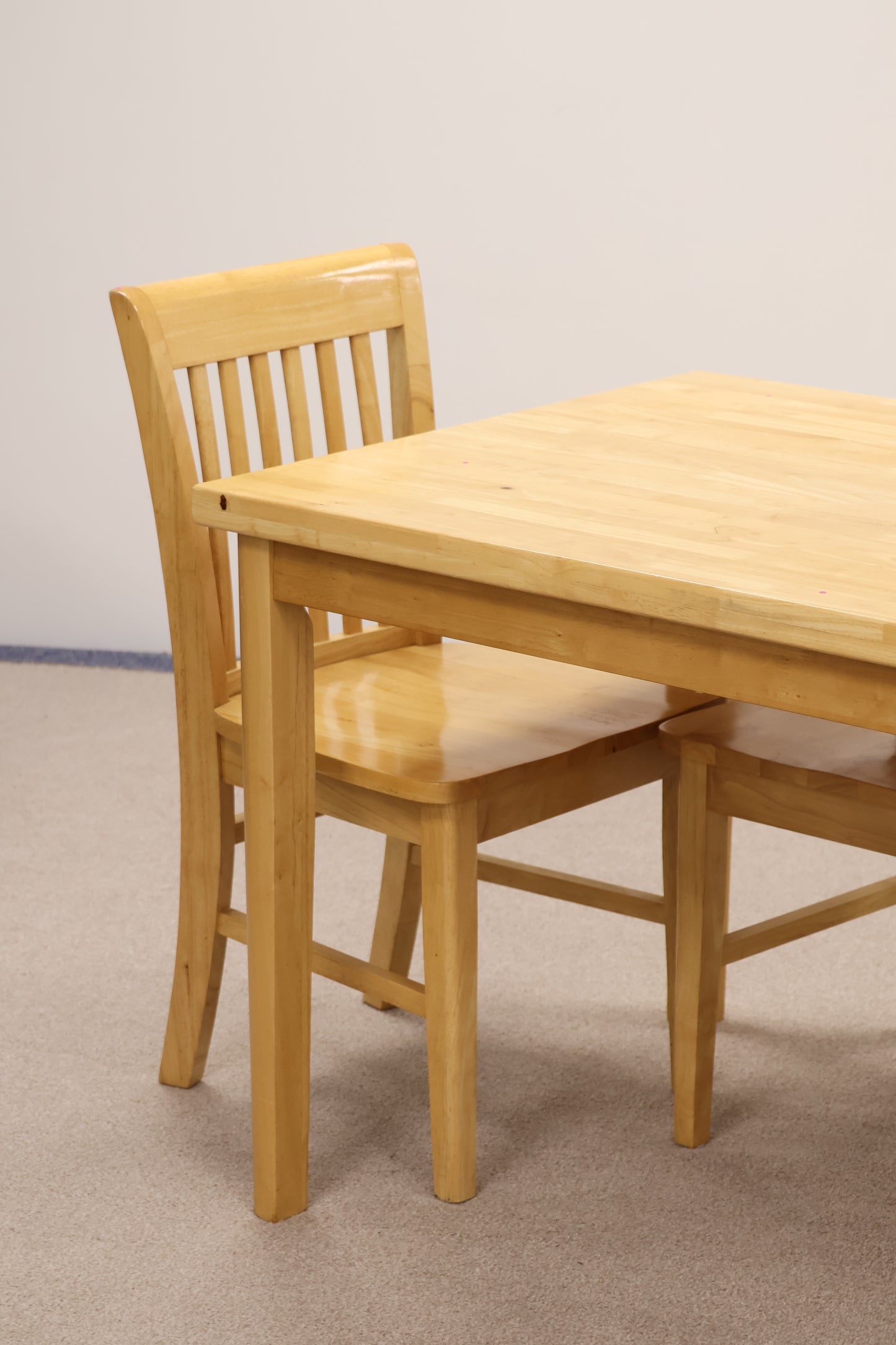 Dining Table & Chairs