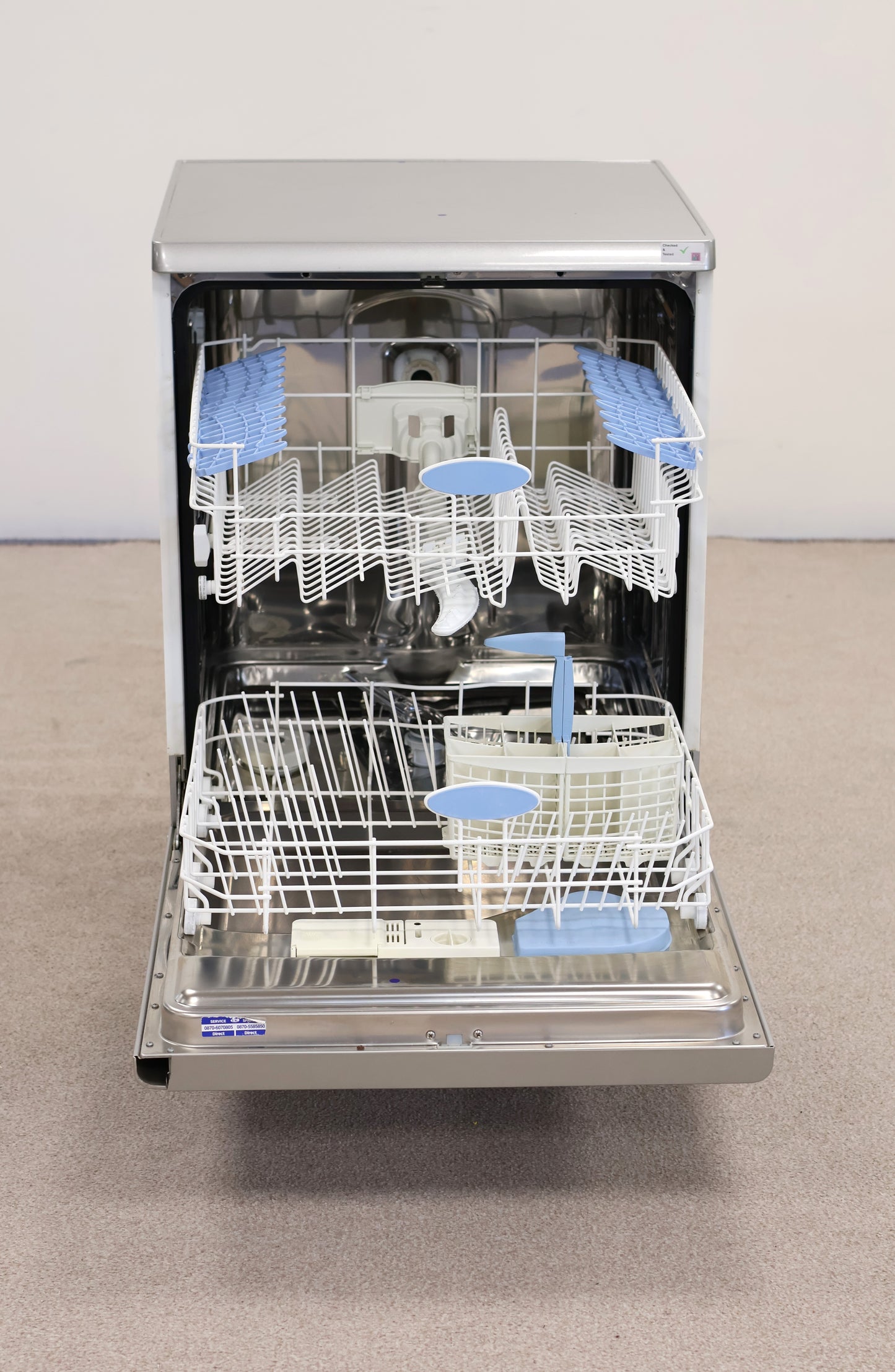 Dishwasher by Indesit