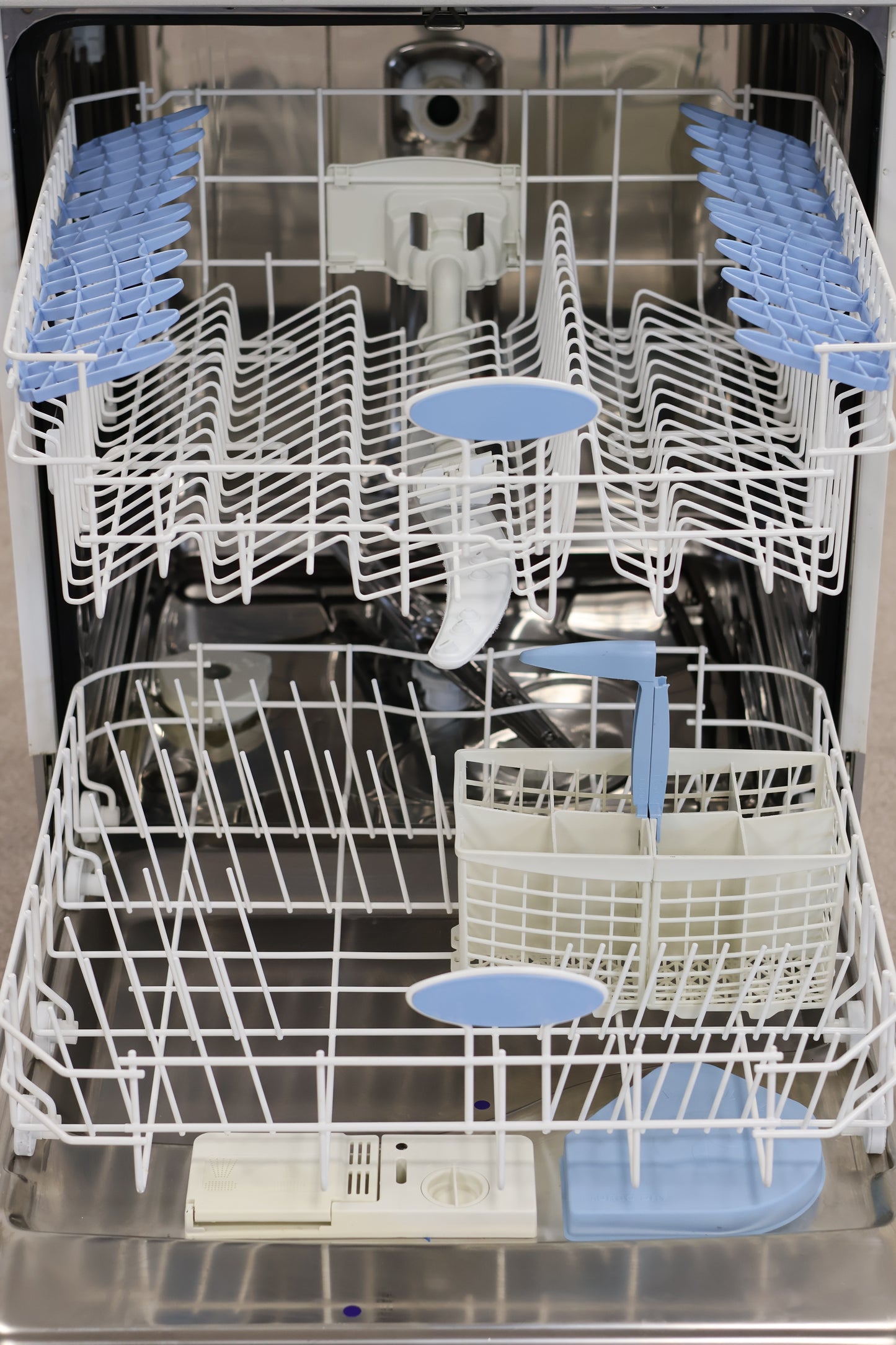 Dishwasher by Indesit