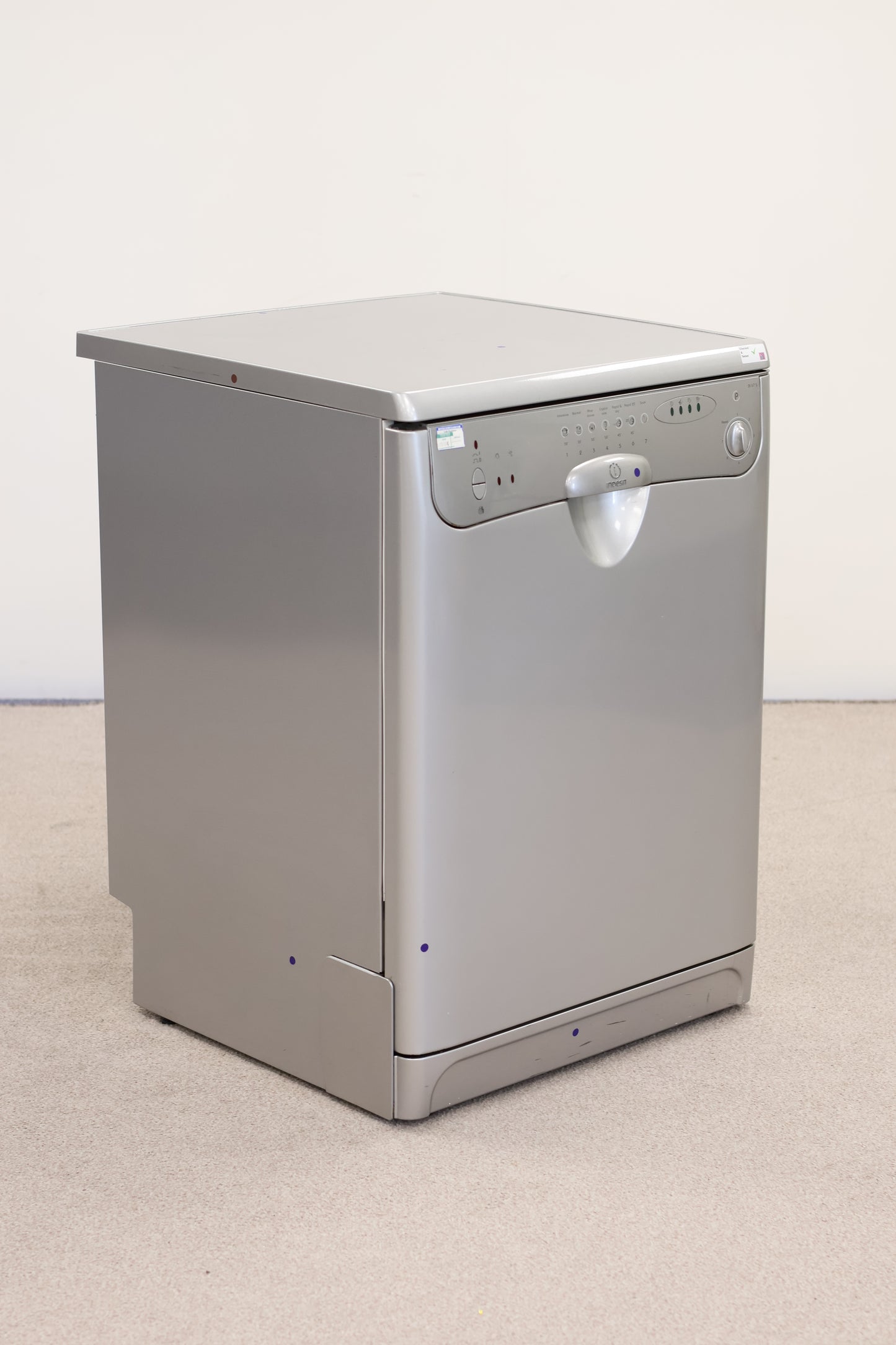 Dishwasher by Indesit