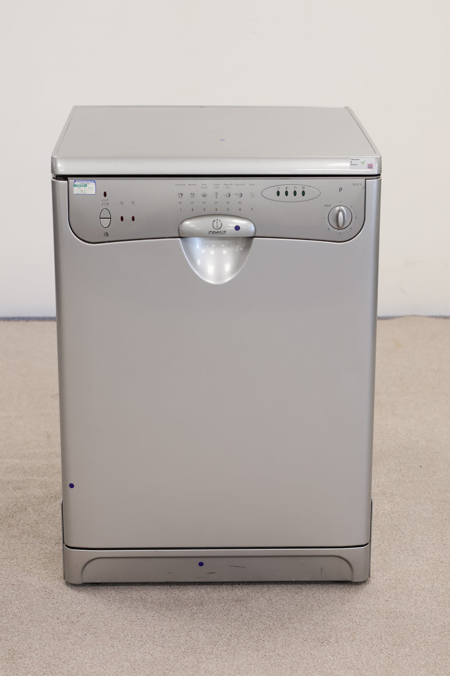 Dishwasher by Indesit