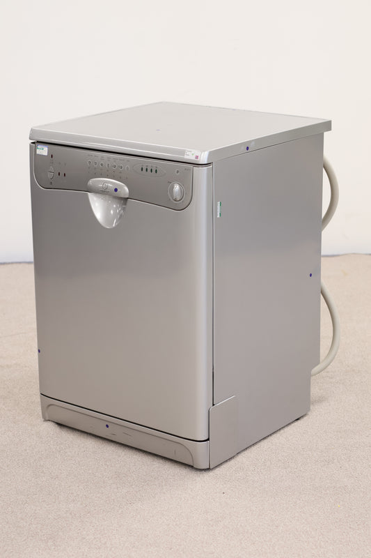 Dishwasher by Indesit