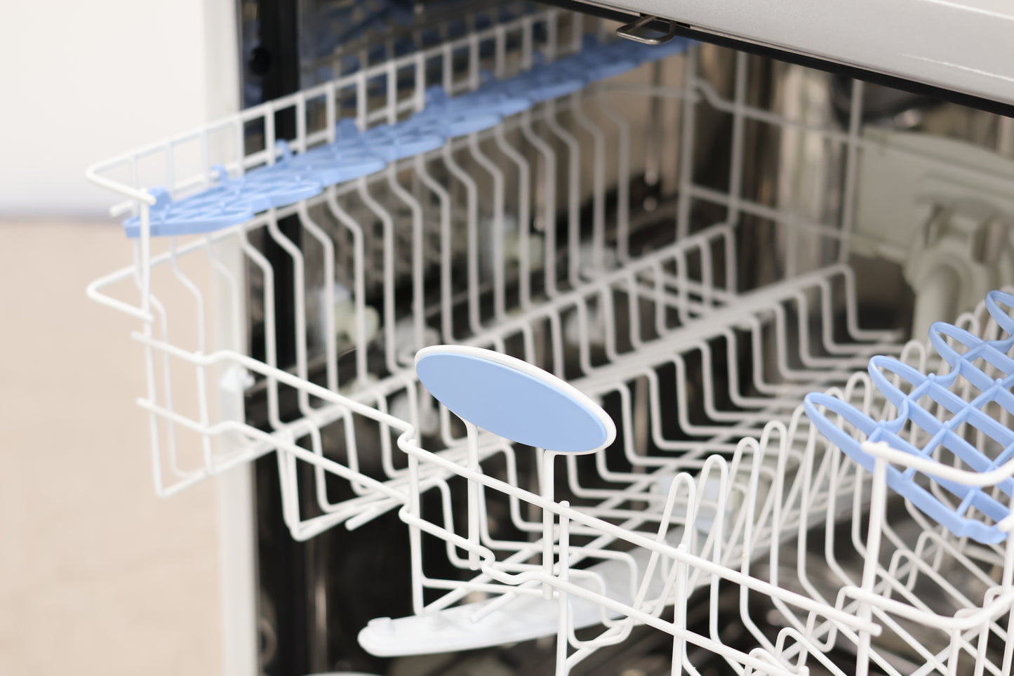 Dishwasher by Indesit