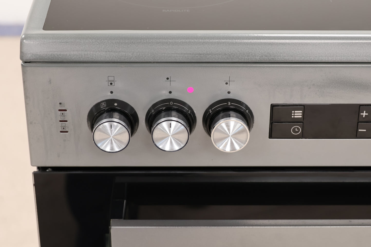 Cooker by Beko
