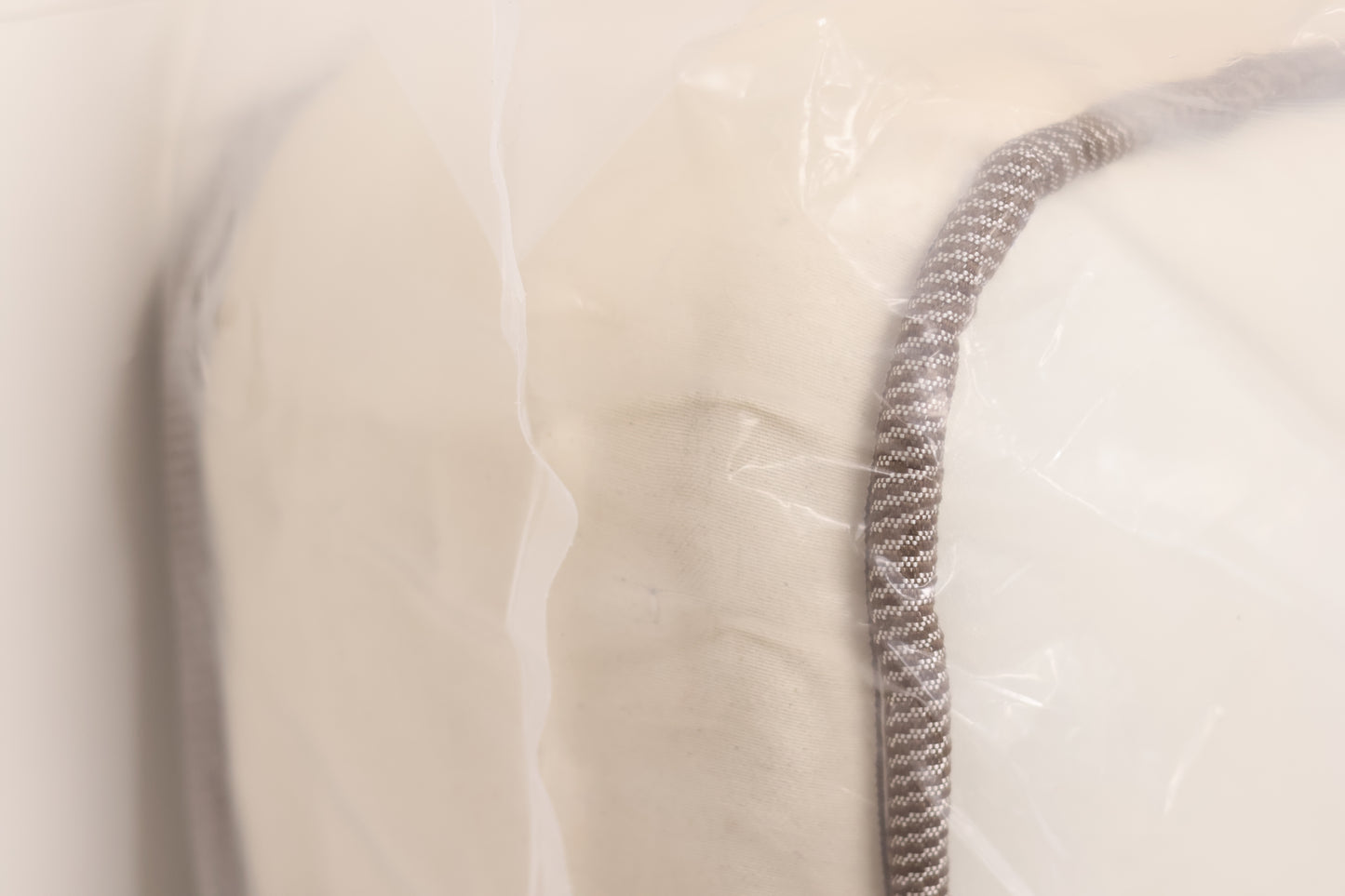 Sanitised Small Double Mattress 2000 Pocket