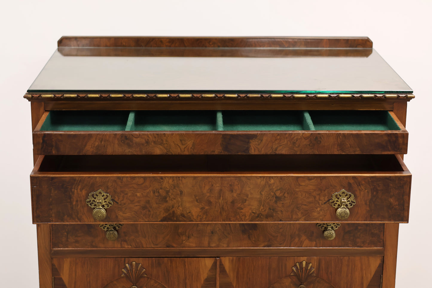 Vintage Chest of Drawers