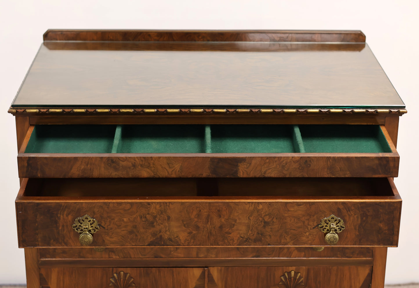 Vintage Chest of Drawers