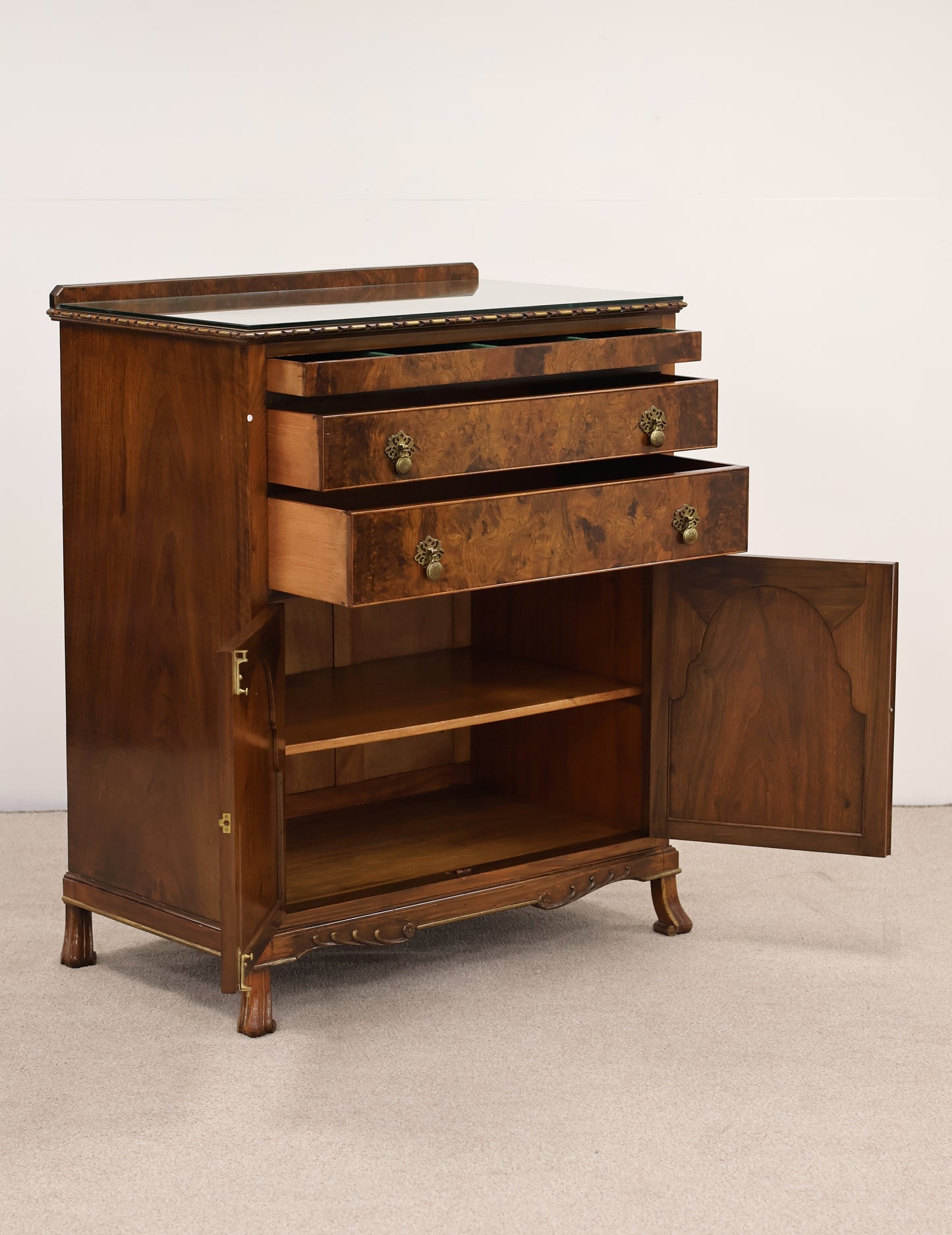 Vintage Chest of Drawers