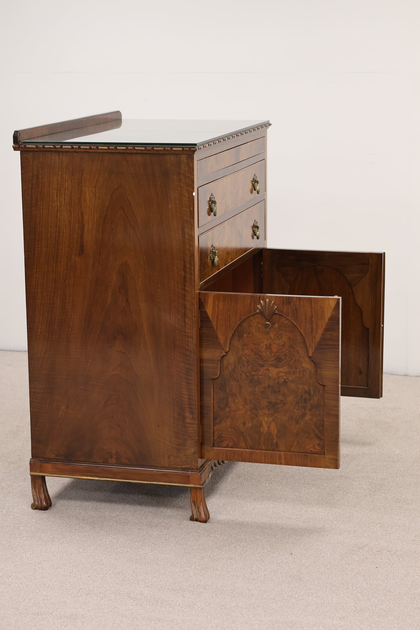 Vintage Chest of Drawers