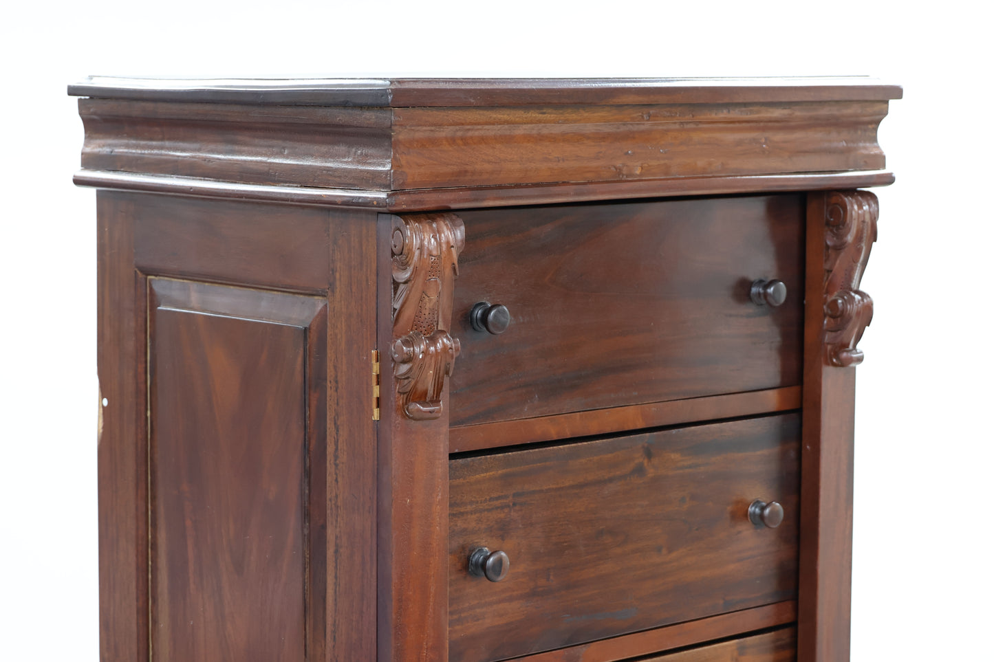 Vintage Wellington Chest