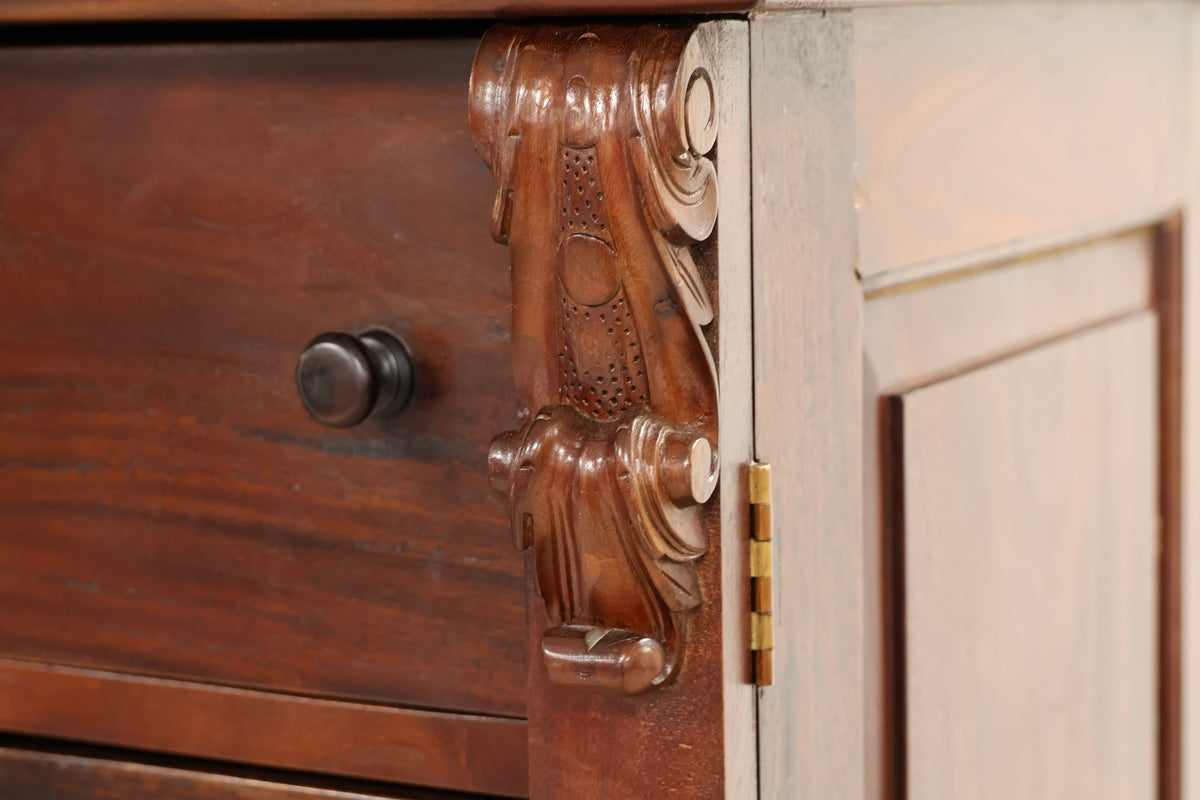 Vintage Wellington Chest