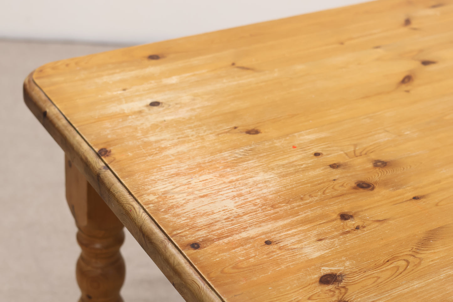Pine Table by UPCYCLEinc