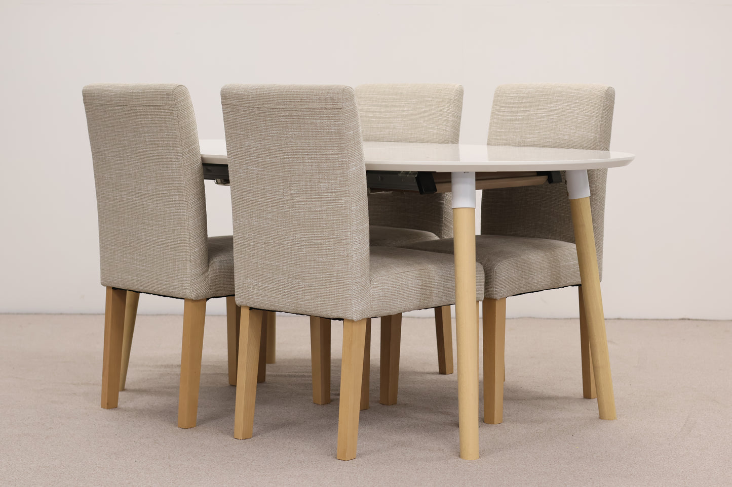 Extendable Table & Chairs